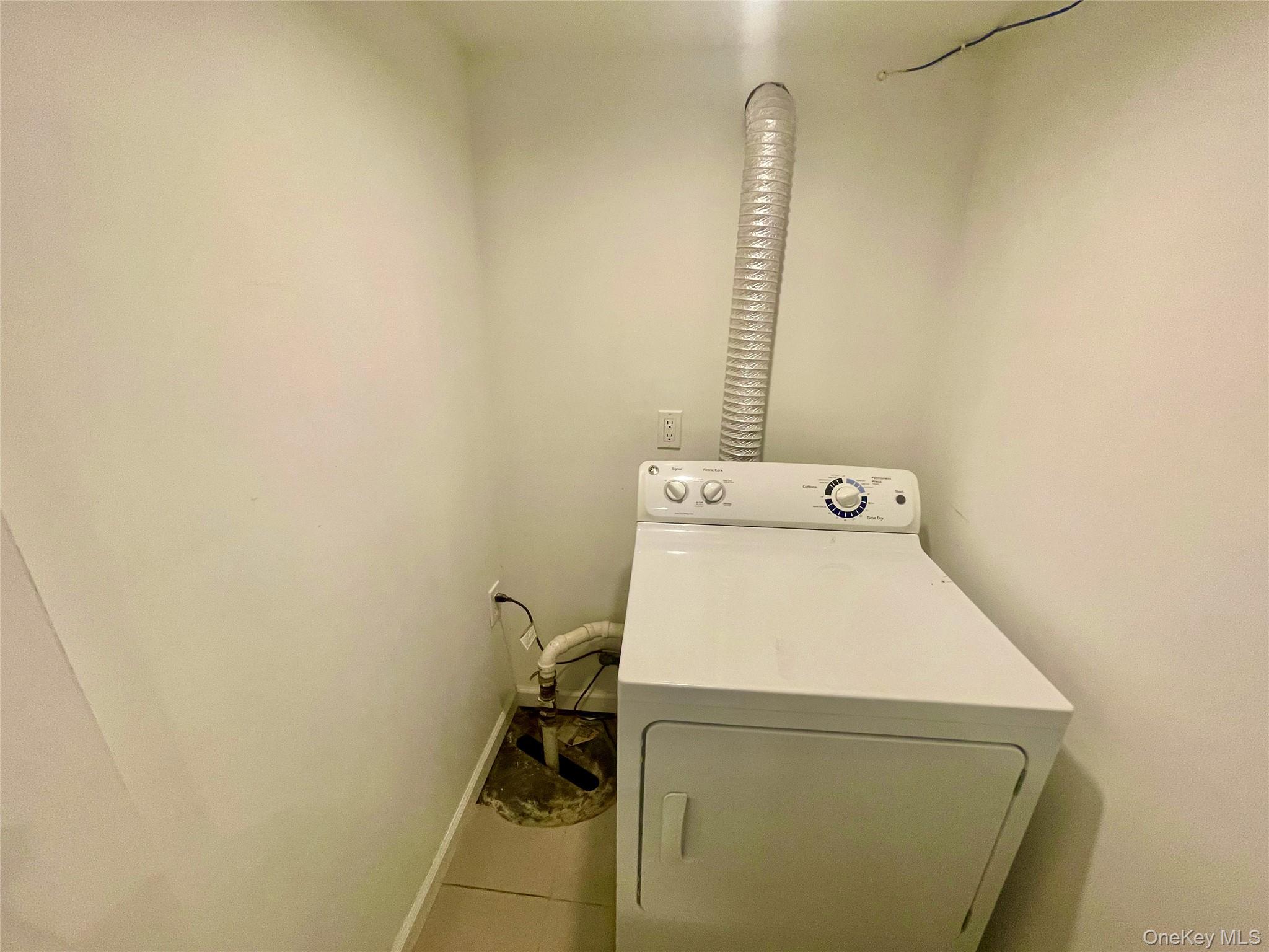 12419 6th Avenue, College Point, NY 11356