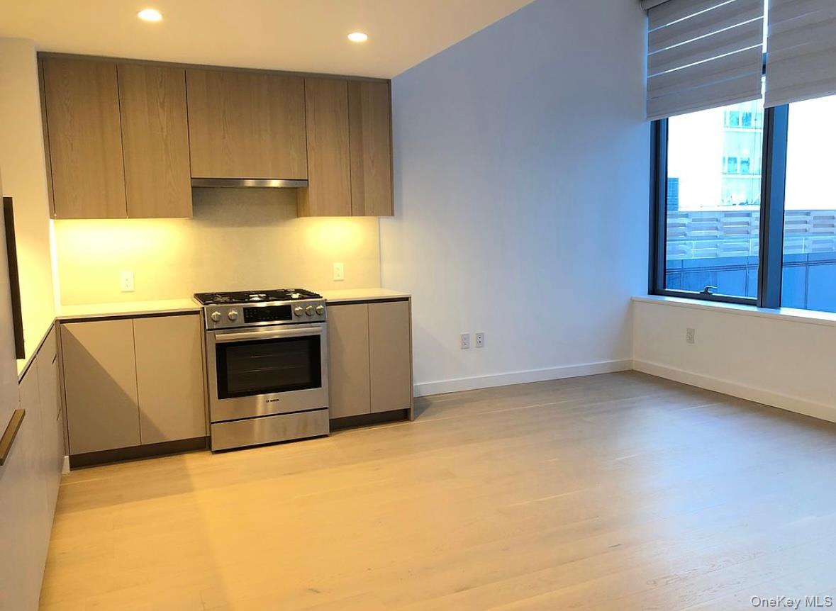 3 Court Square West # 704, Long Island City, NY 11101