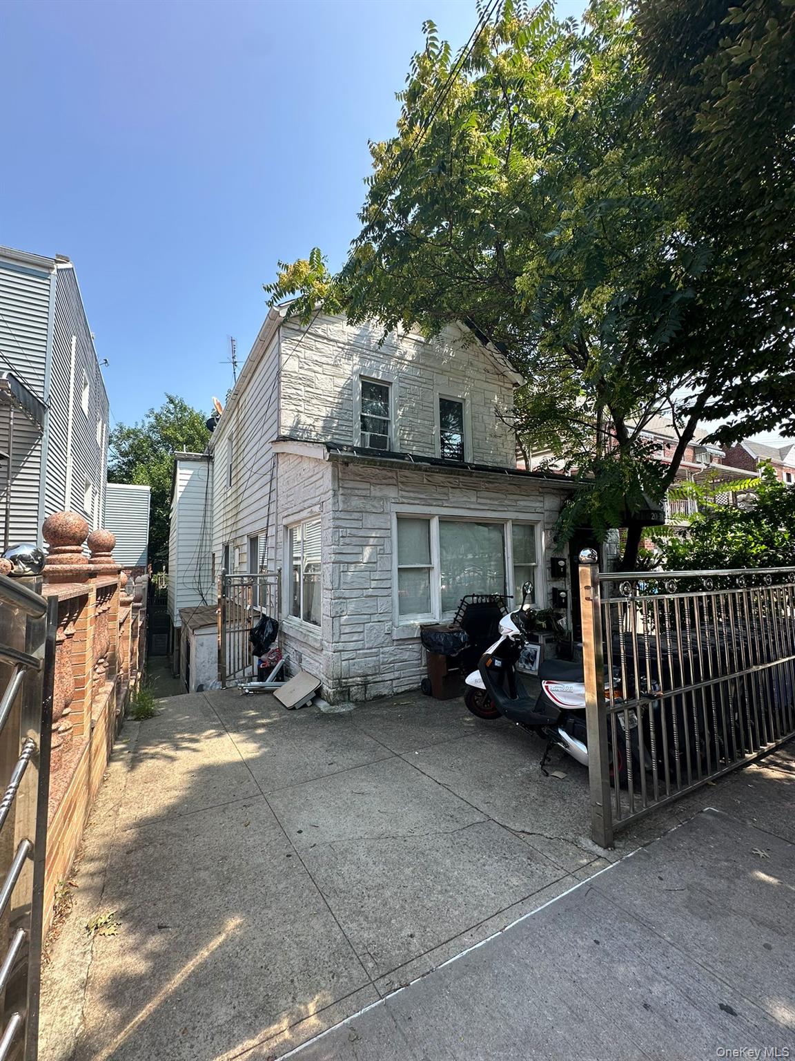 2080 Matthews Avenue, Bronx, NY 10462