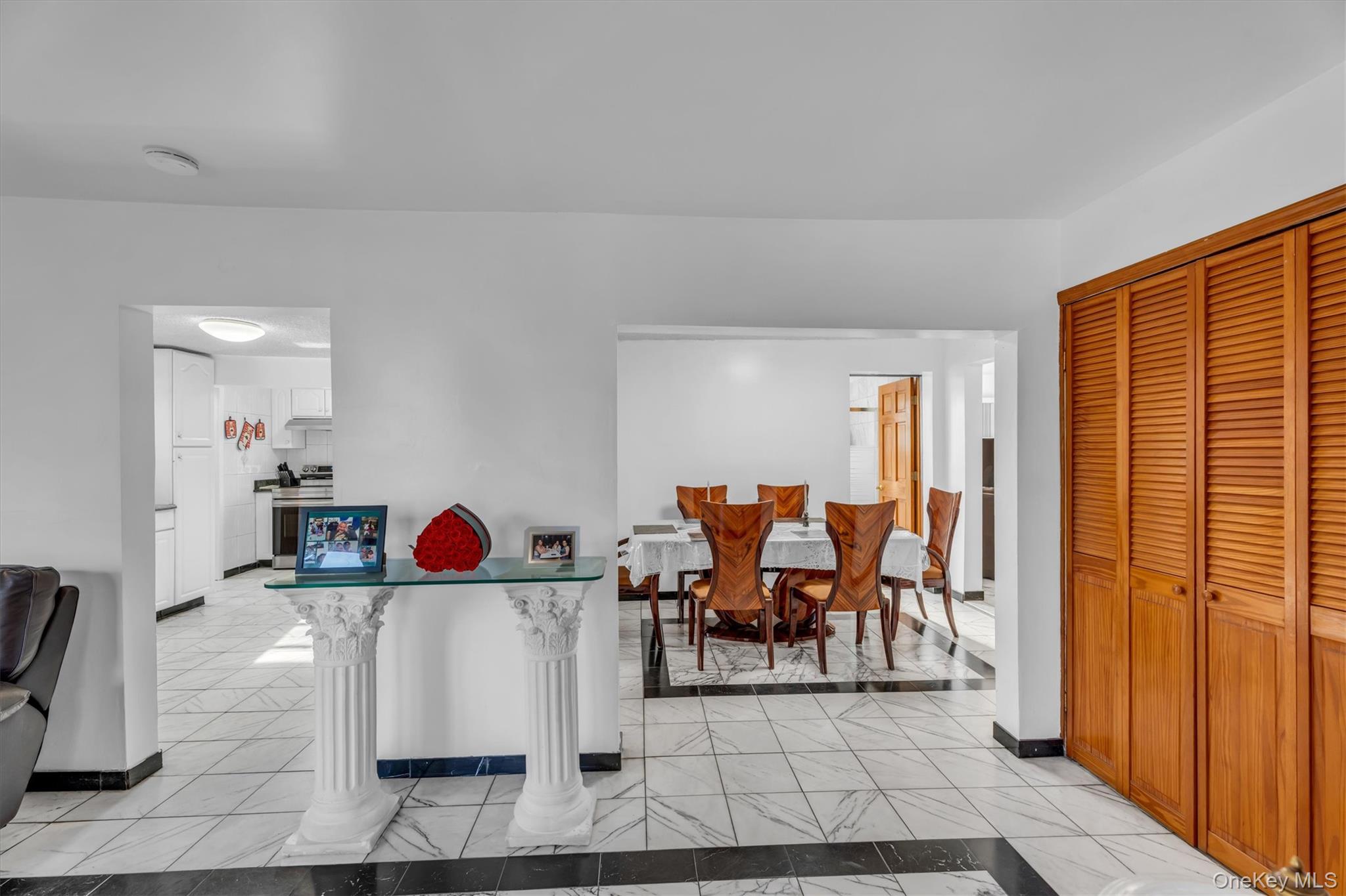 2 Sheridan Street, Valley Stream, NY 11580