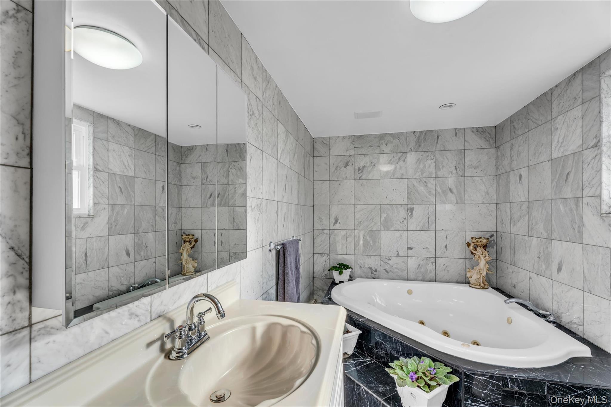 2 Sheridan Street, Valley Stream, NY 11580