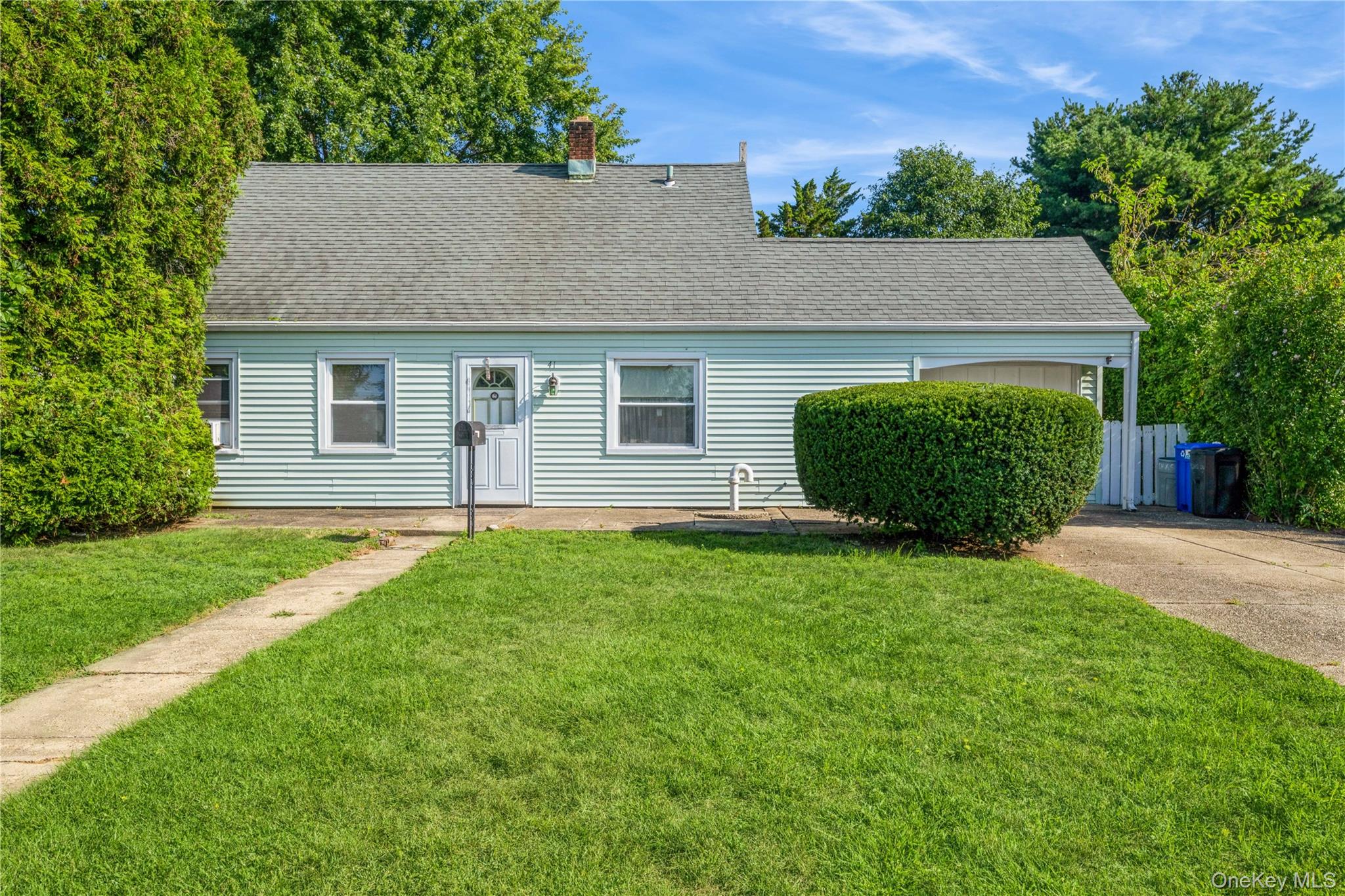 41 Chase Lane, Levittown, NY 11756