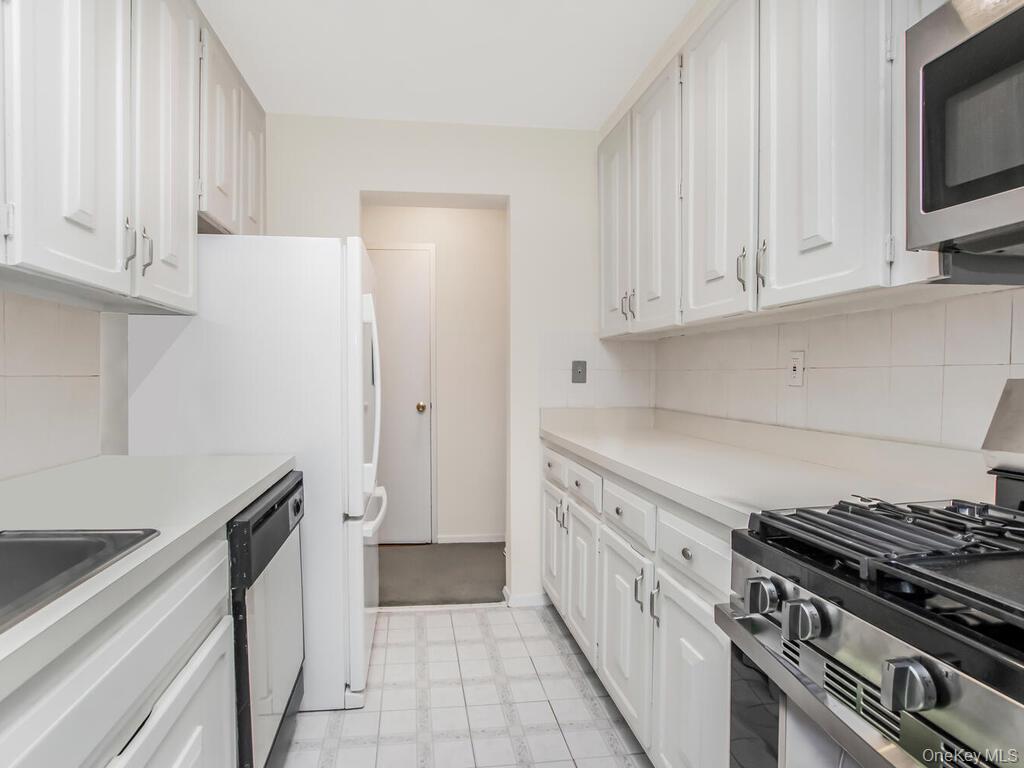 1 Balint Drive # 661, Yonkers, NY 10710