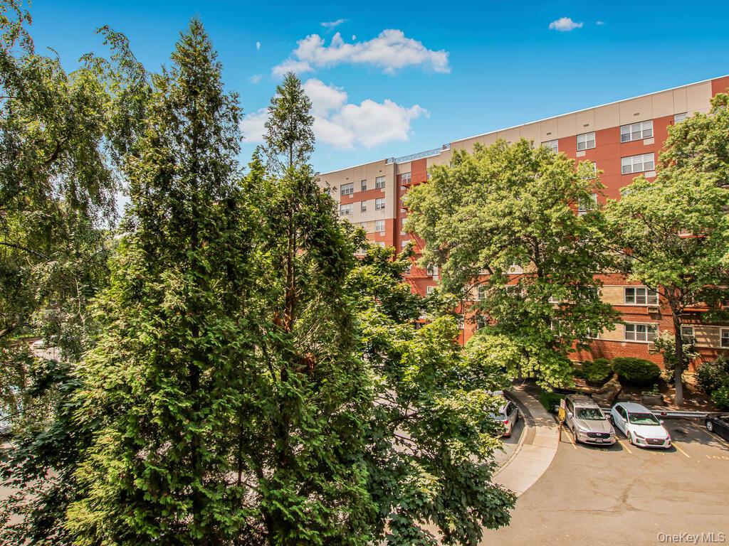 1 Balint Drive # 661, Yonkers, NY 10710
