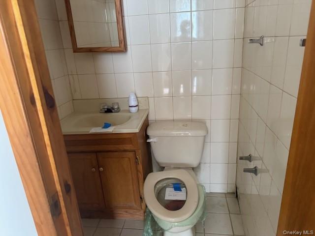 124 Rockaway Avenue, Valley Stream, NY 11580