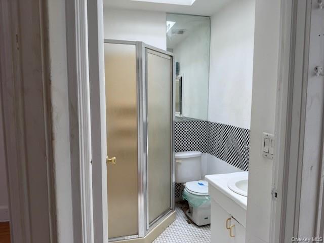 124 Rockaway Avenue, Valley Stream, NY 11580