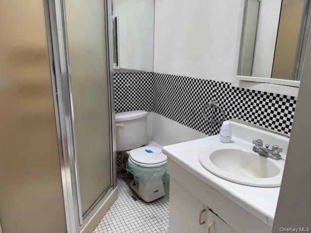 124 Rockaway Avenue, Valley Stream, NY 11580