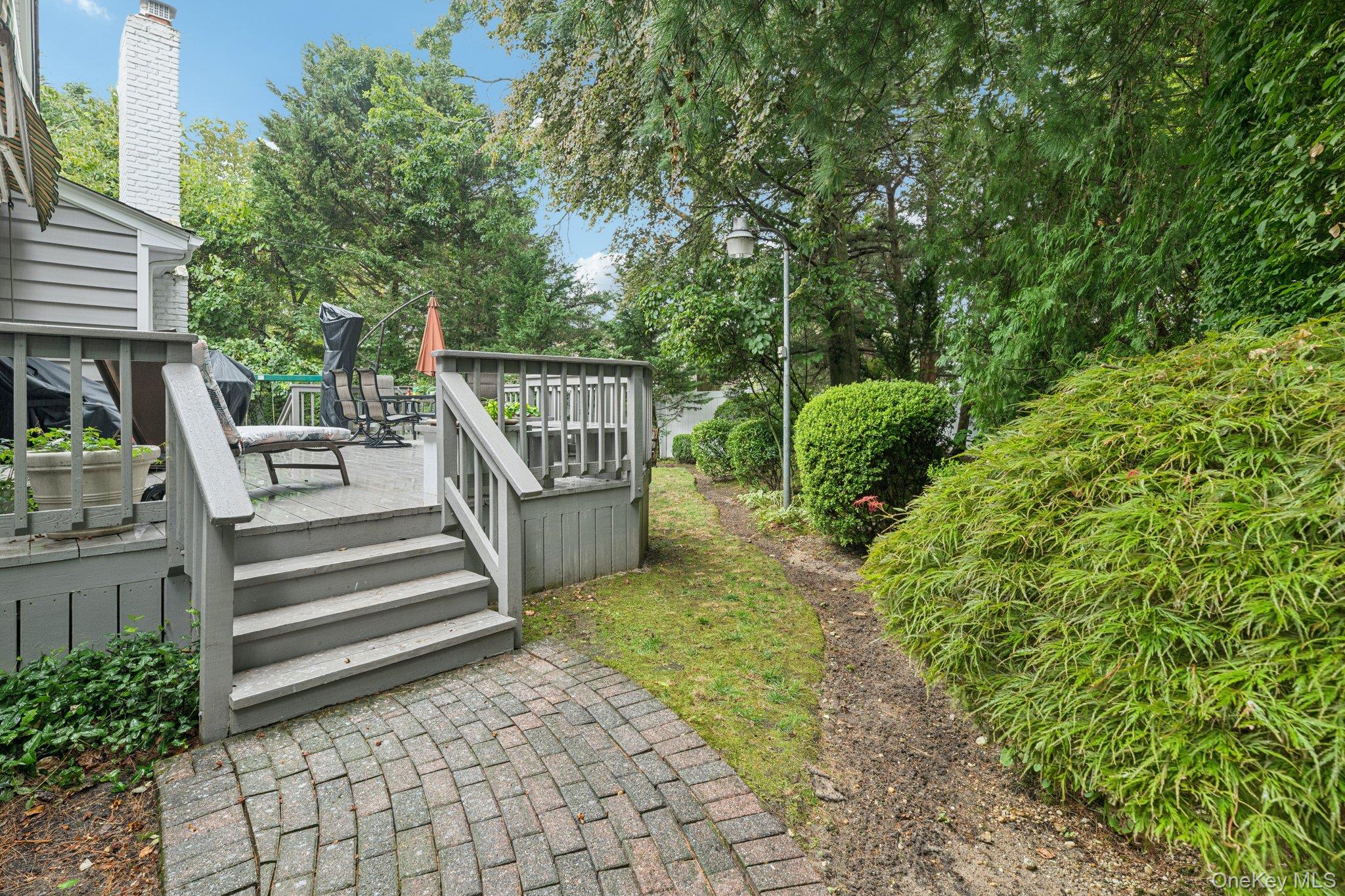 581 Leheigh Lane, Woodmere, NY 11598