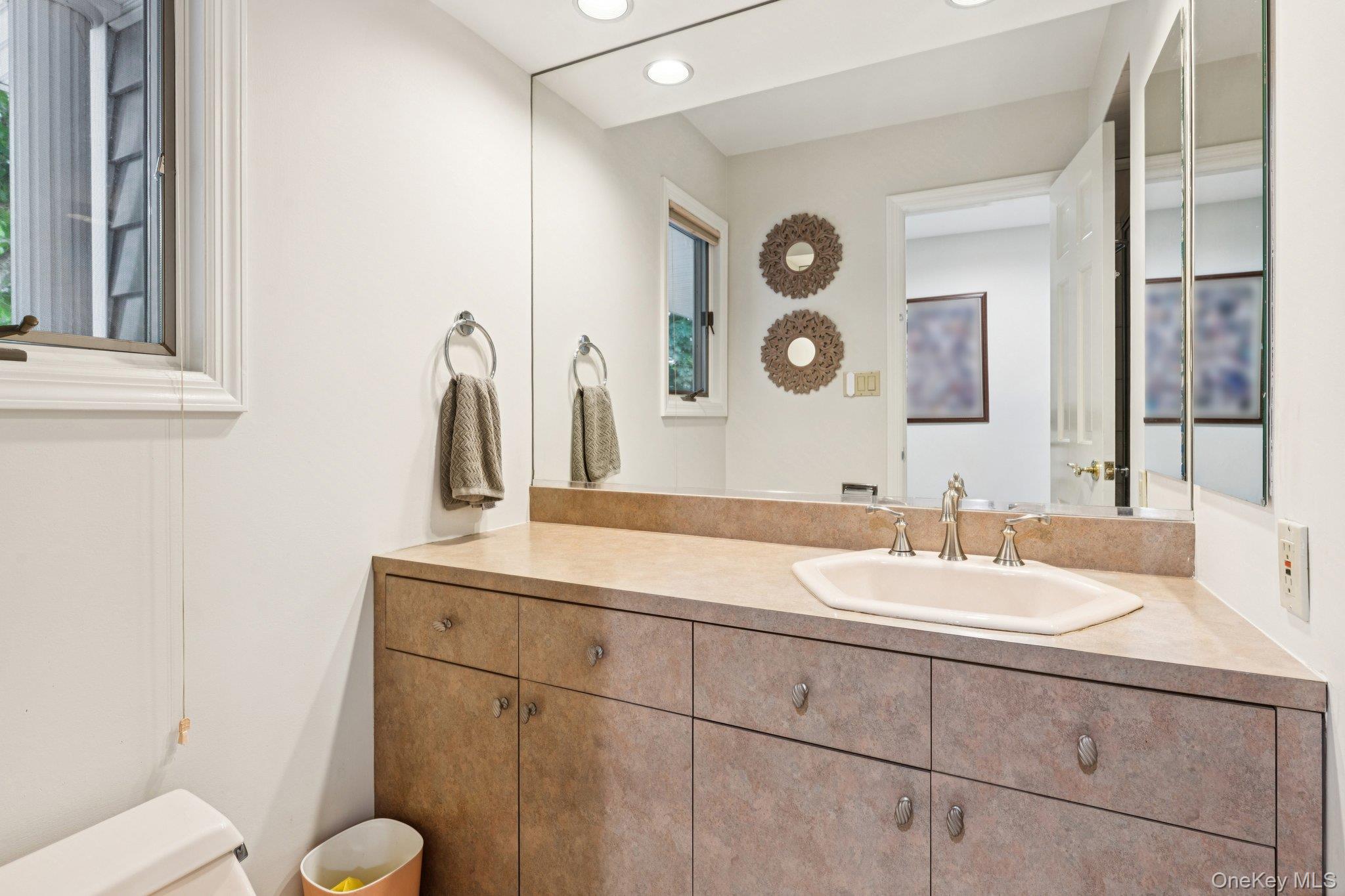 581 Leheigh Lane, Woodmere, NY 11598