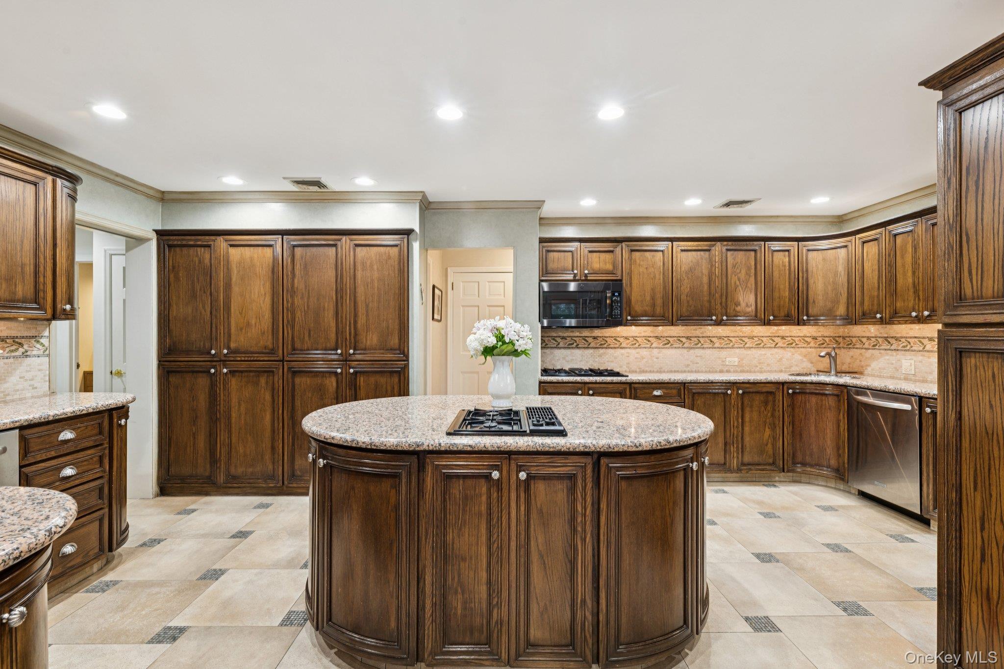 581 Leheigh Lane, Woodmere, NY 11598