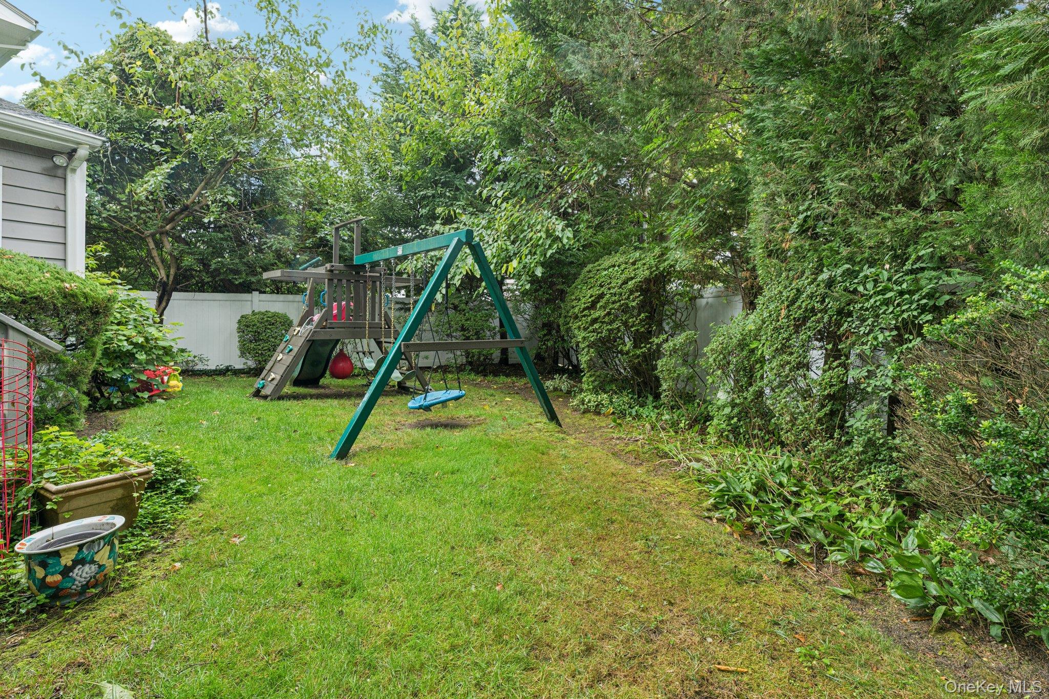 581 Leheigh Lane, Woodmere, NY 11598