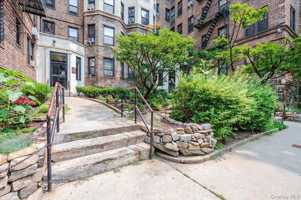758 Brady Court # 214, Bronx, NY 10462