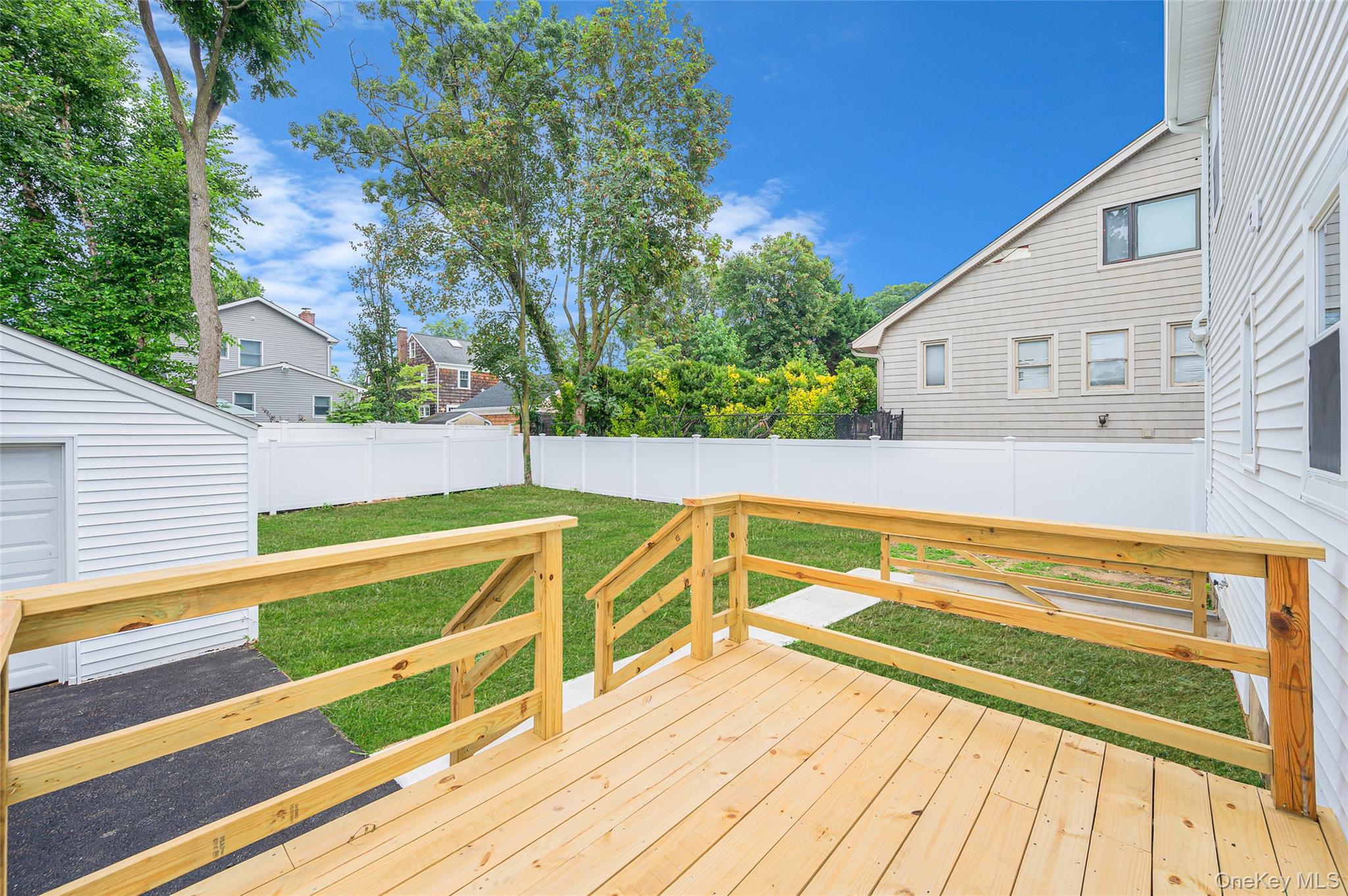 42 Smith Street, Glen Head, NY 11545