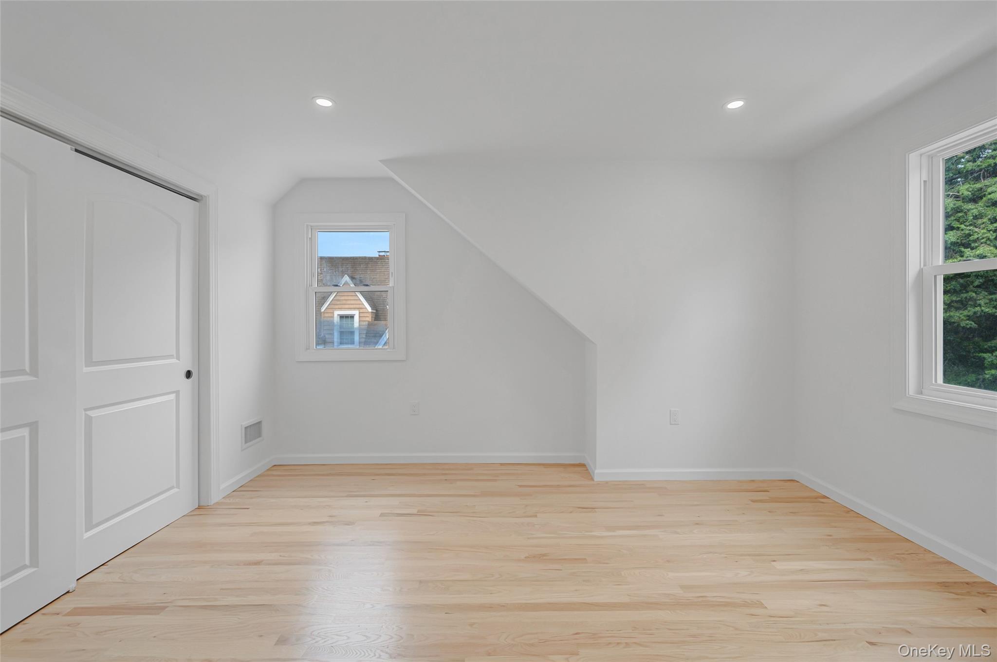 42 Smith Street, Glen Head, NY 11545