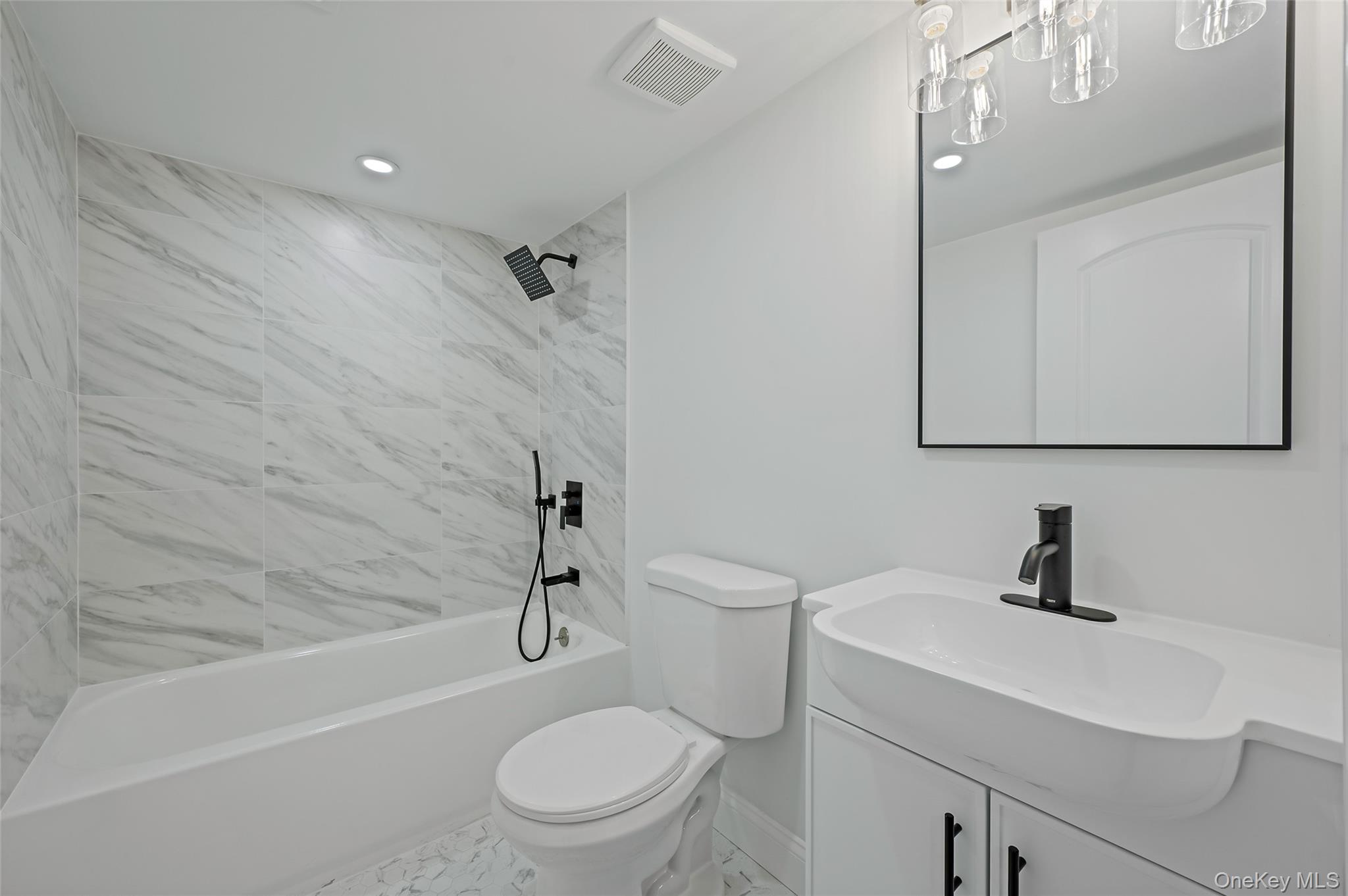 42 Smith Street, Glen Head, NY 11545