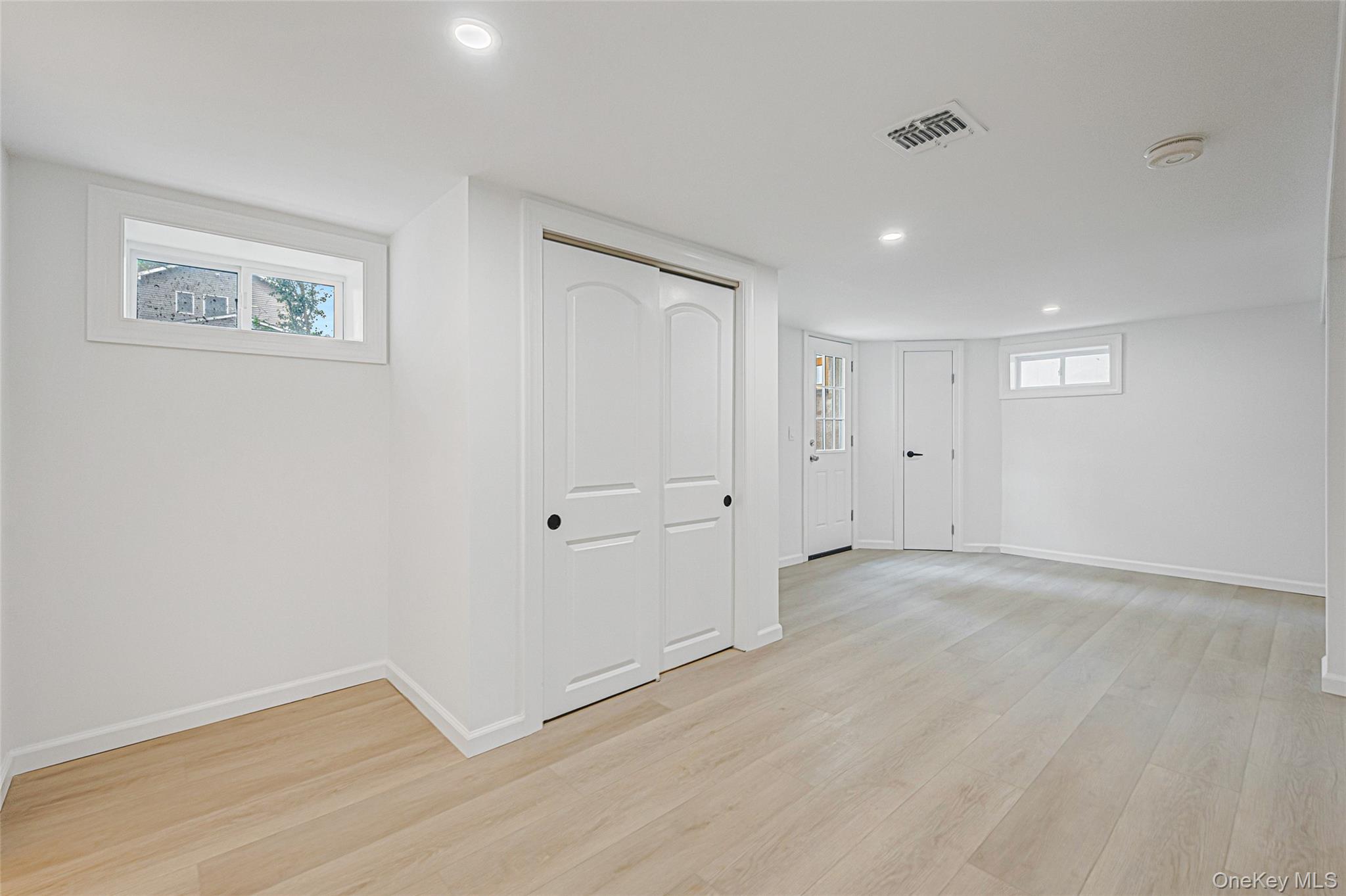 42 Smith Street, Glen Head, NY 11545