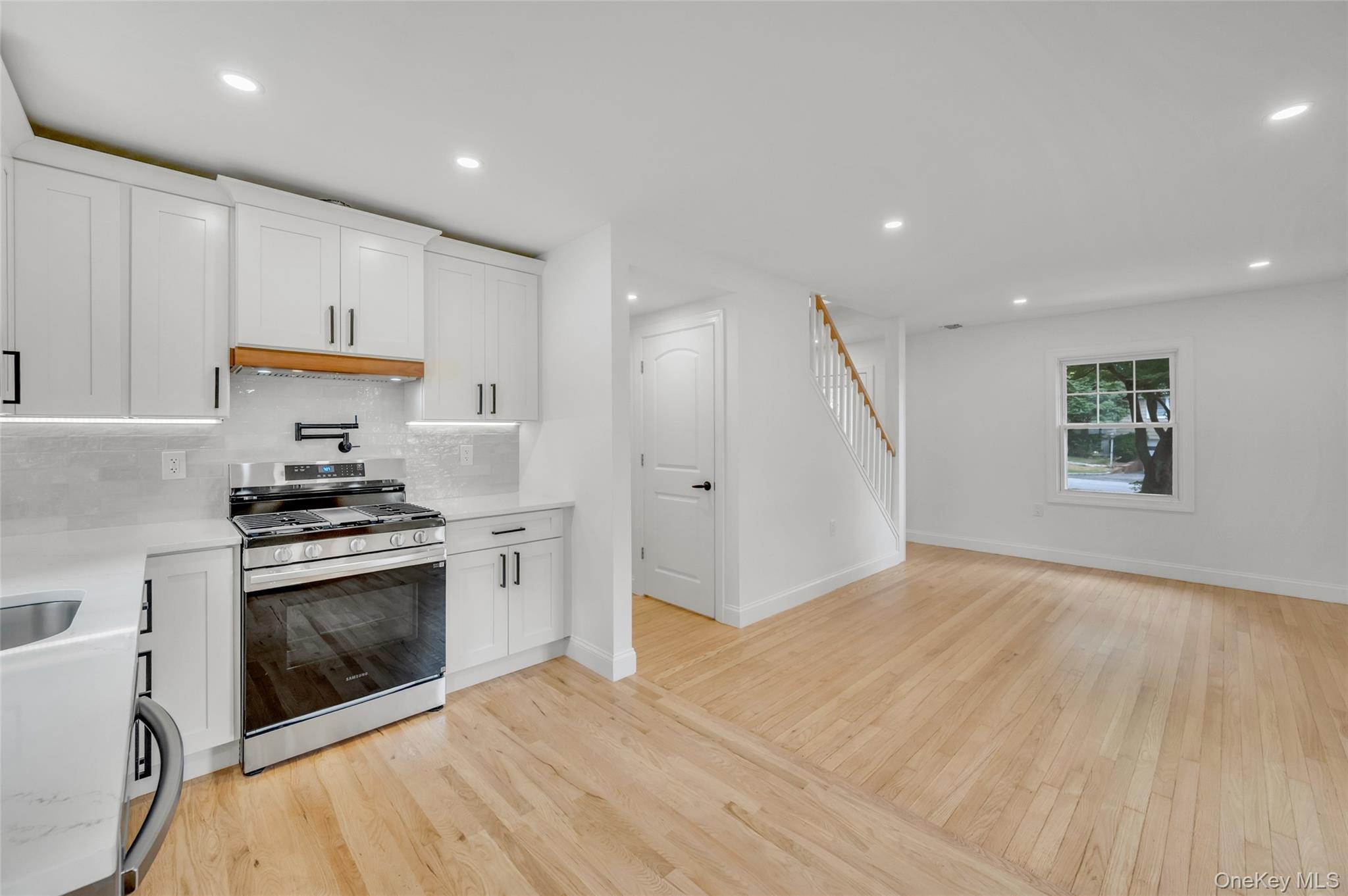 42 Smith Street, Glen Head, NY 11545