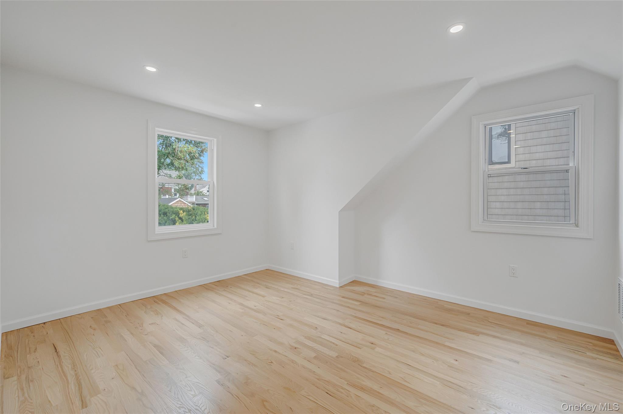 42 Smith Street, Glen Head, NY 11545