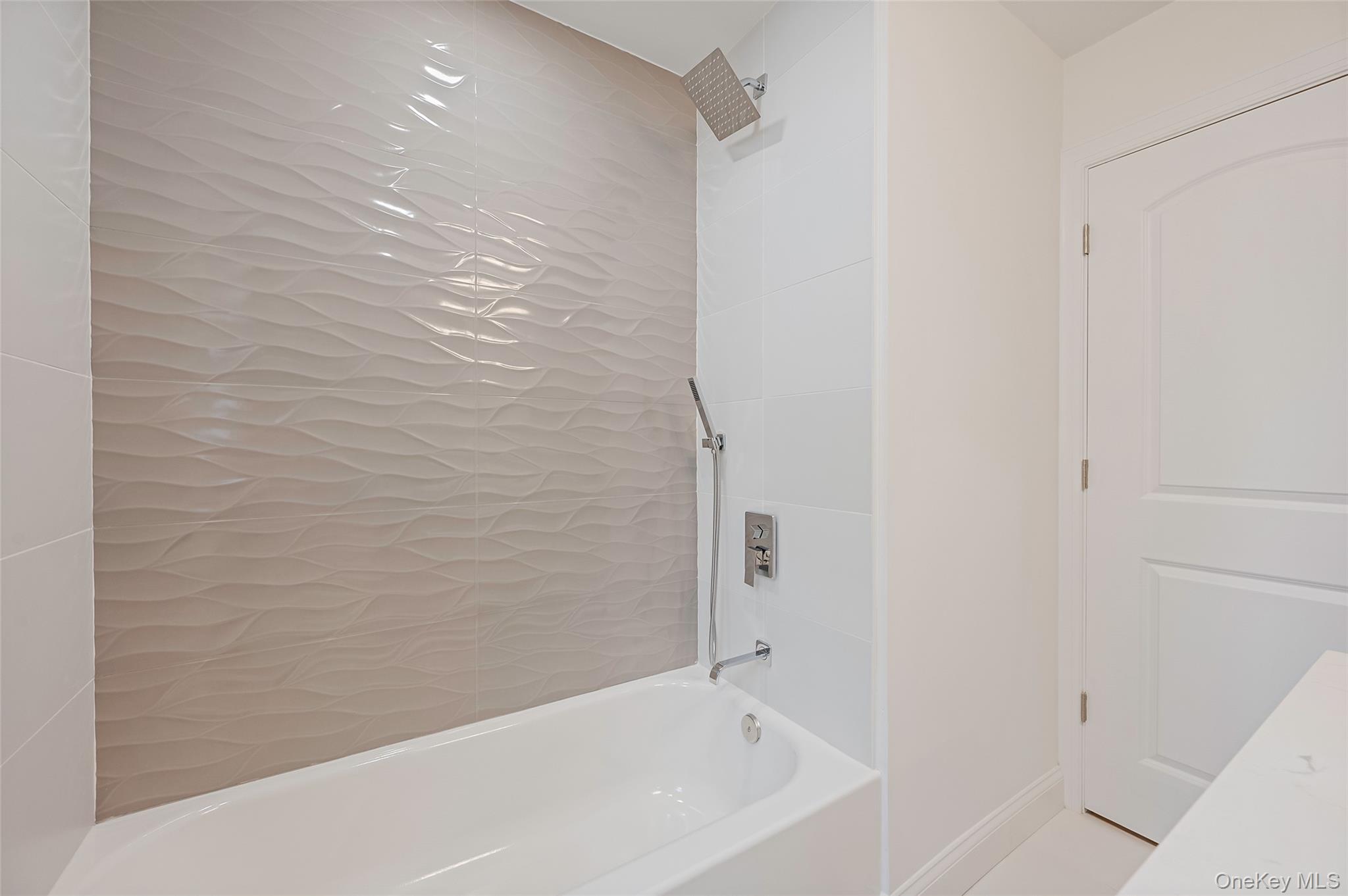 42 Smith Street, Glen Head, NY 11545