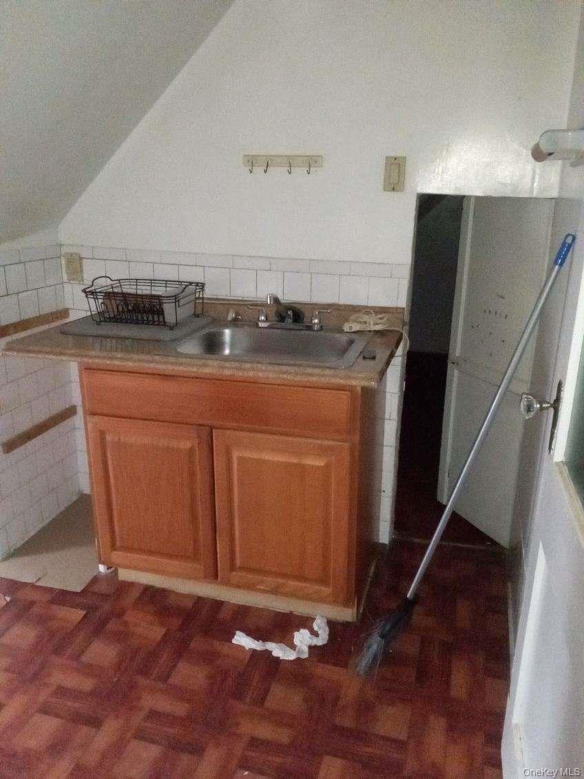 8616 90th Street, Woodhaven, NY 11421