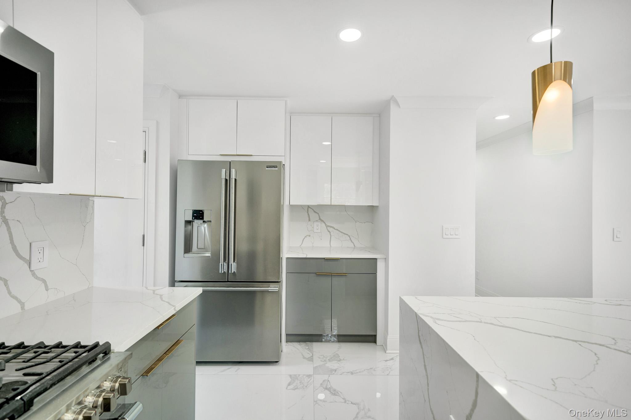 63 Oak Avenue, Huntington Station, NY 11746