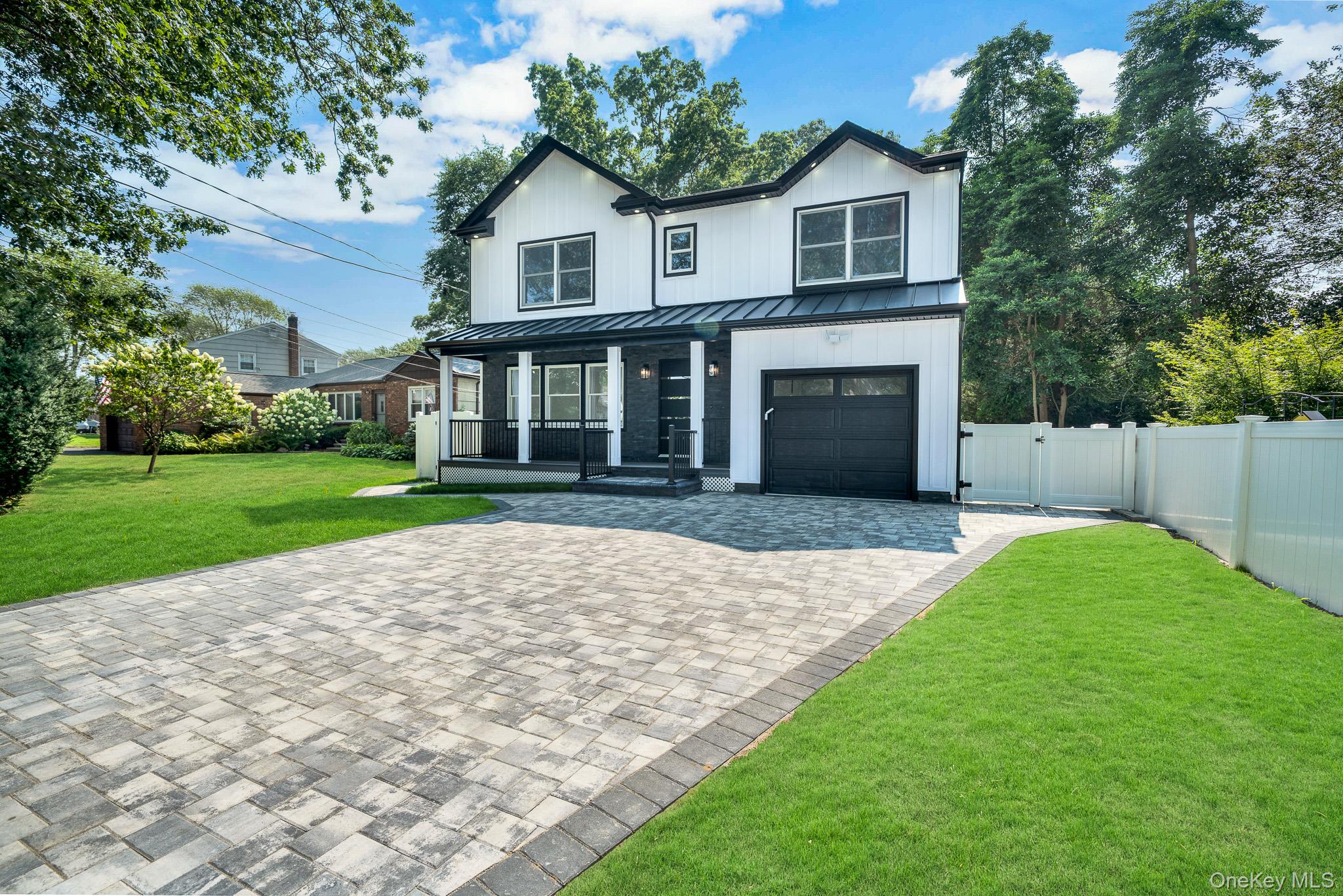 63 Oak Avenue, Huntington Station, NY 11746