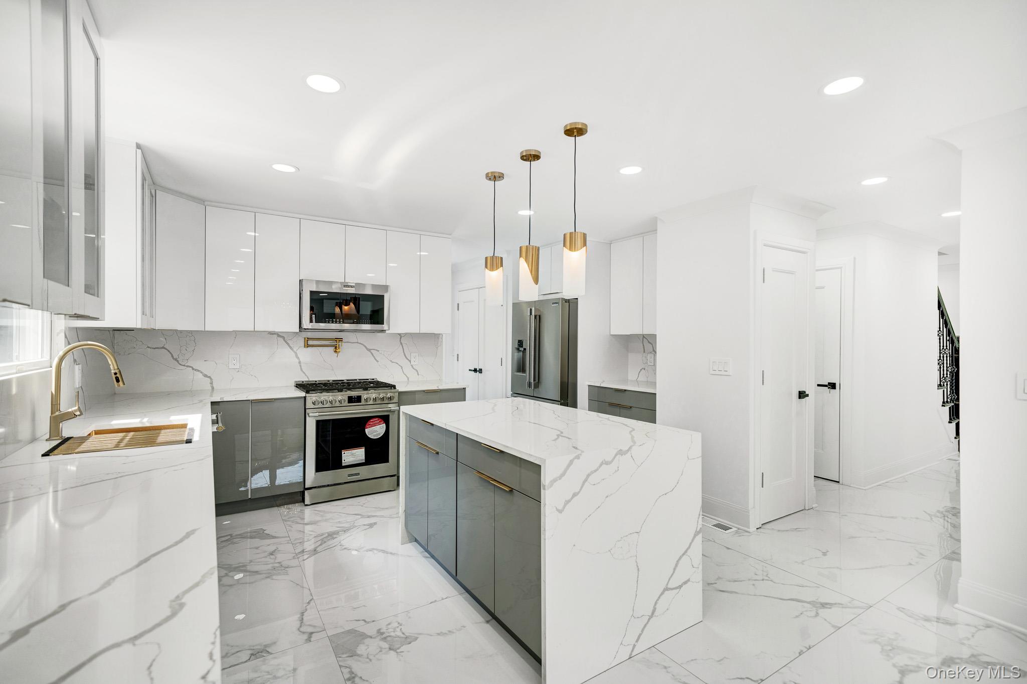 63 Oak Avenue, Huntington Station, NY 11746