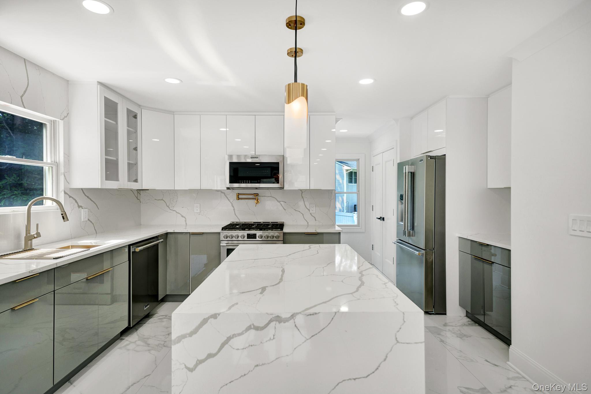 63 Oak Avenue, Huntington Station, NY 11746