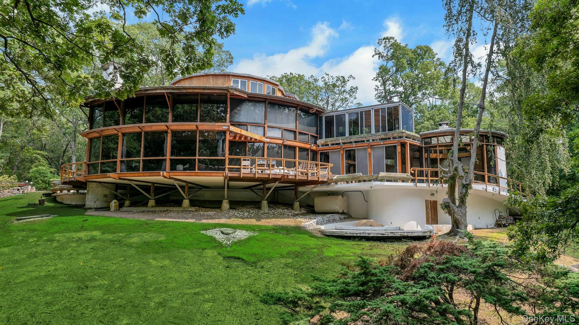 196 Furnace Dock Road, Cortlandt Manor, NY 10567