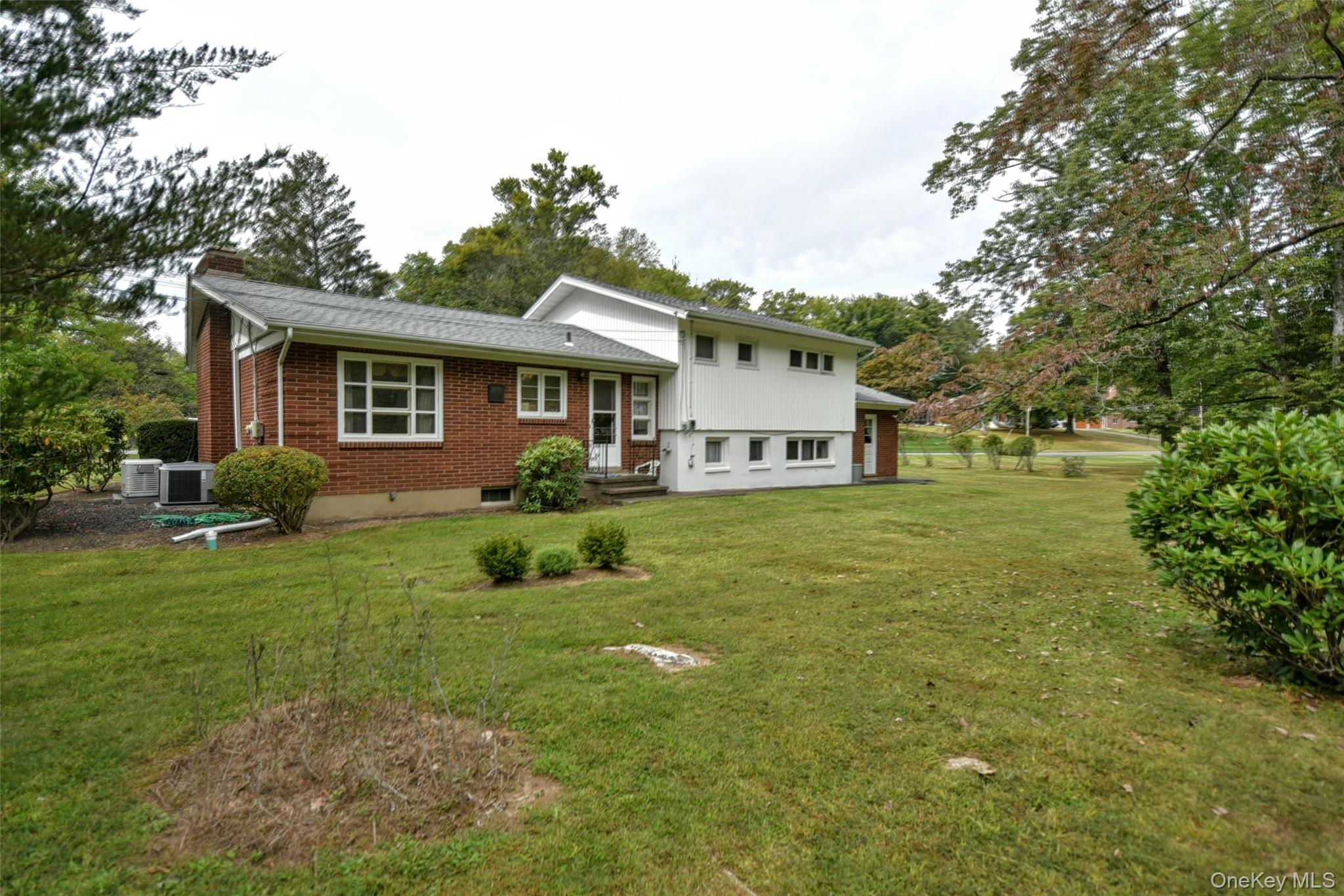 4 Susan Drive, New City, NY 10956