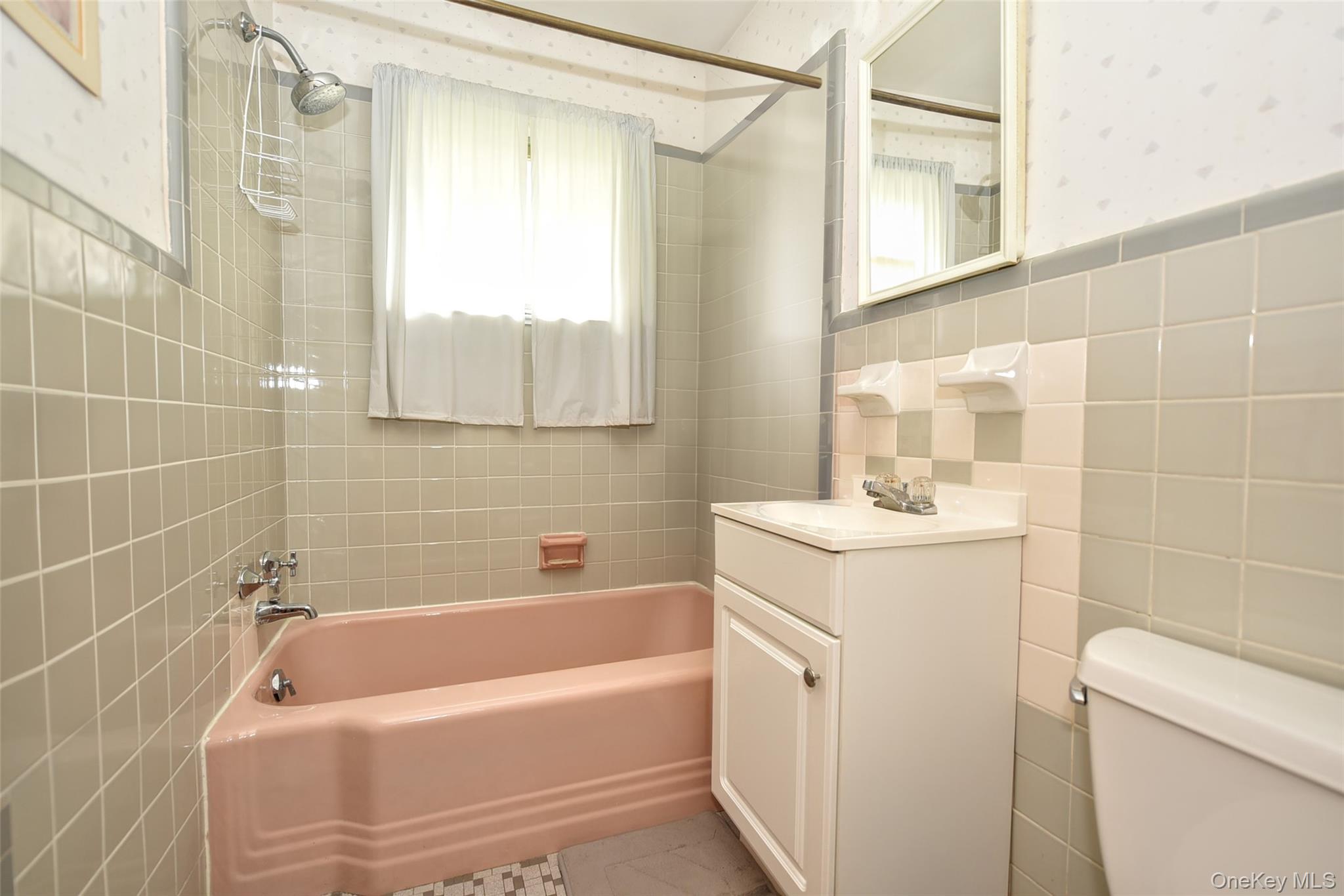 4 Susan Drive, New City, NY 10956