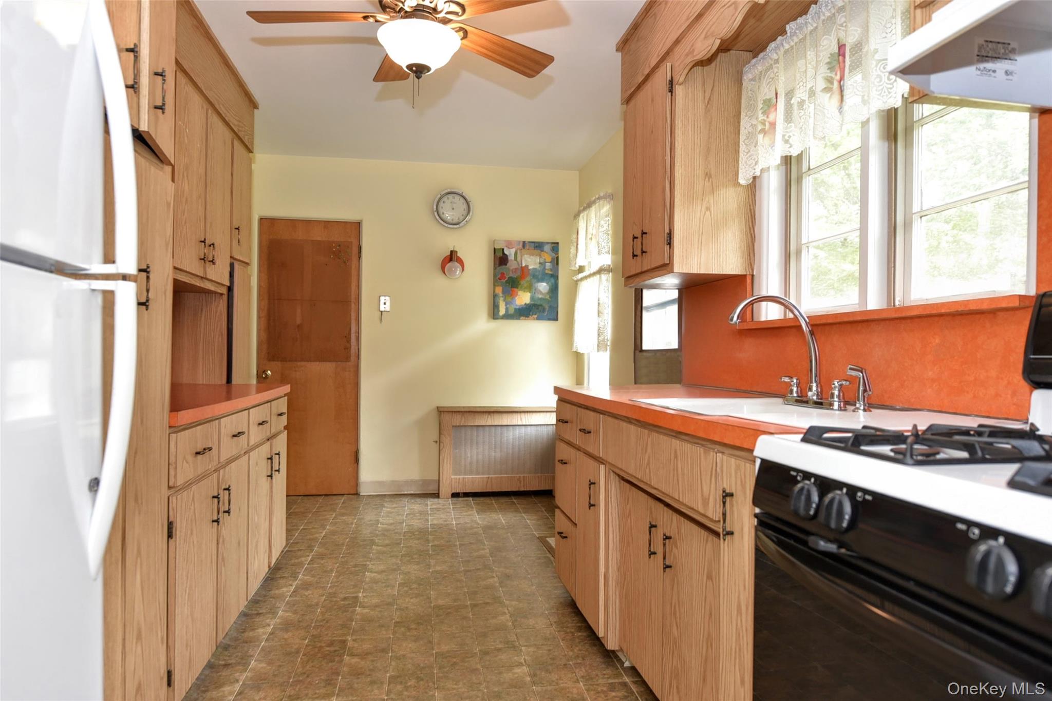 4 Susan Drive, New City, NY 10956