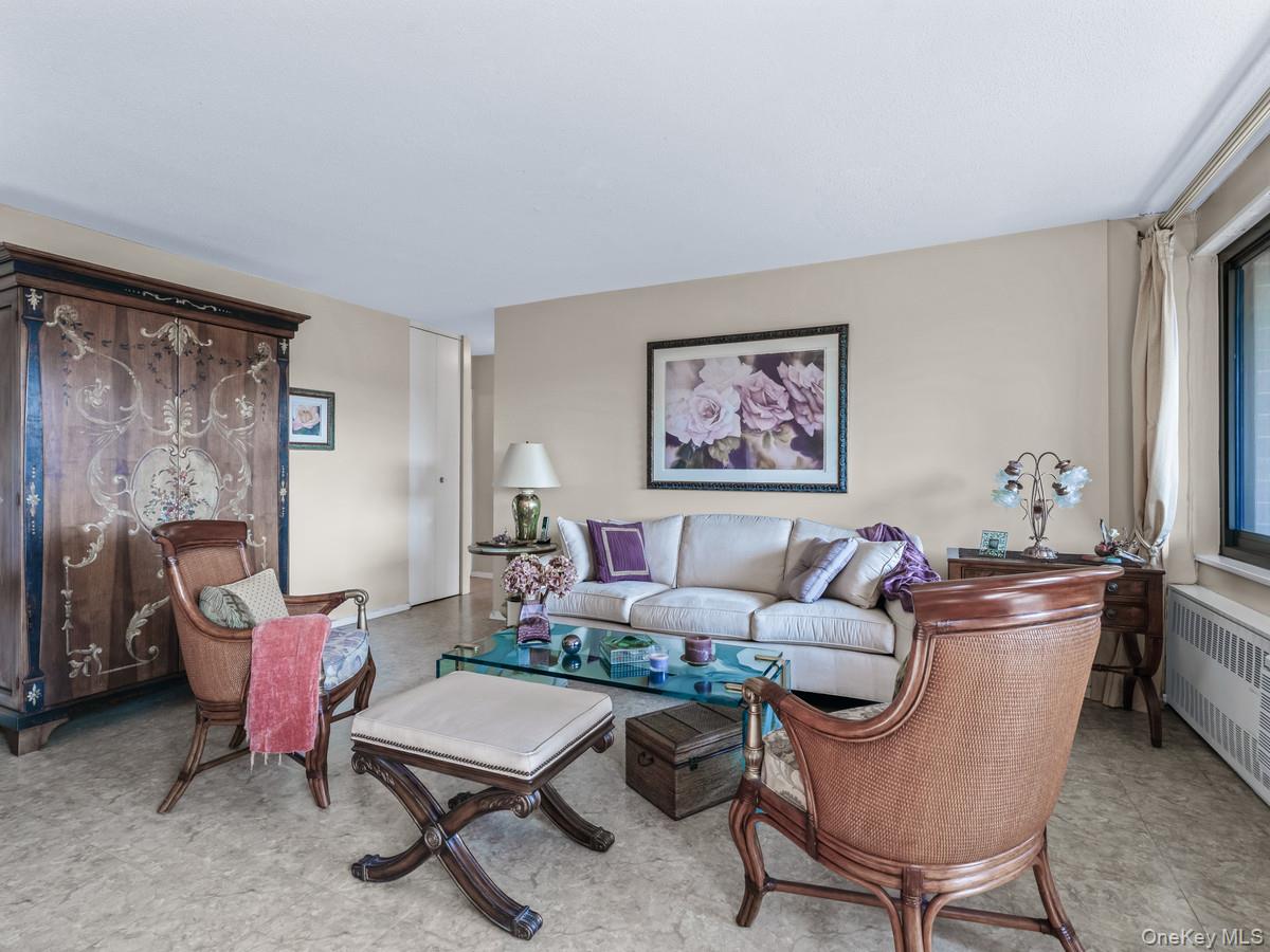 77 Fulton Street # 19C, New York (Manhattan), NY 10038