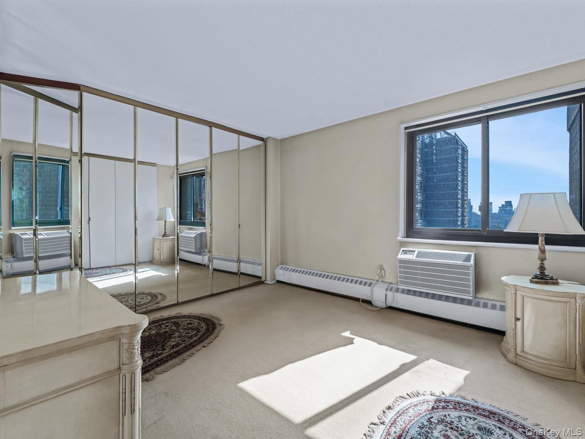 77 Fulton Street # 19C, New York (Manhattan), NY 10038