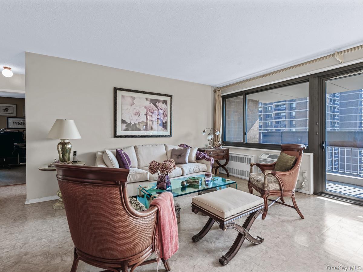 77 Fulton Street # 19C, New York (Manhattan), NY 10038