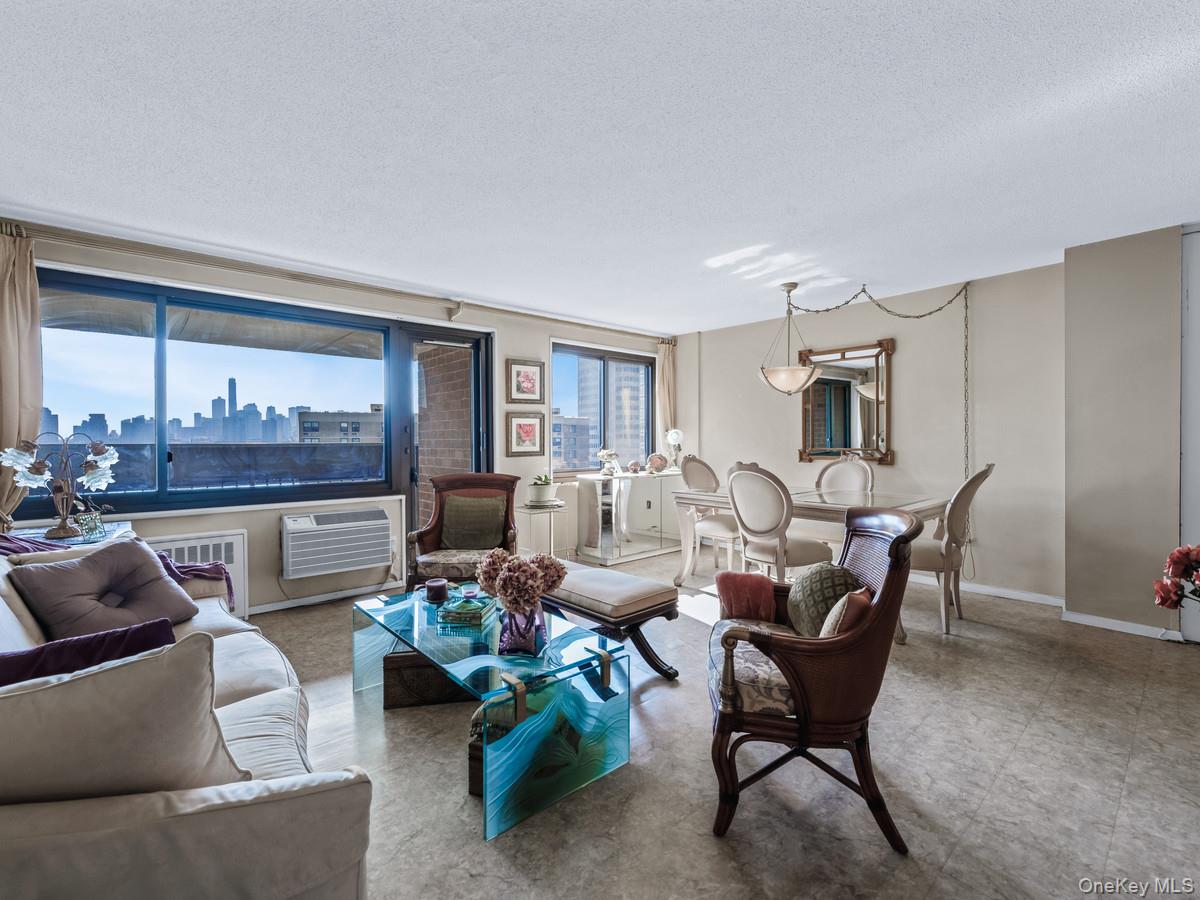 77 Fulton Street # 19C, New York (Manhattan), NY 10038