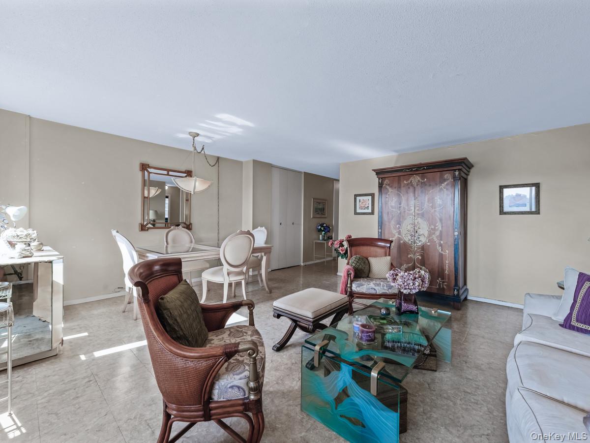 77 Fulton Street # 19C, New York (Manhattan), NY 10038