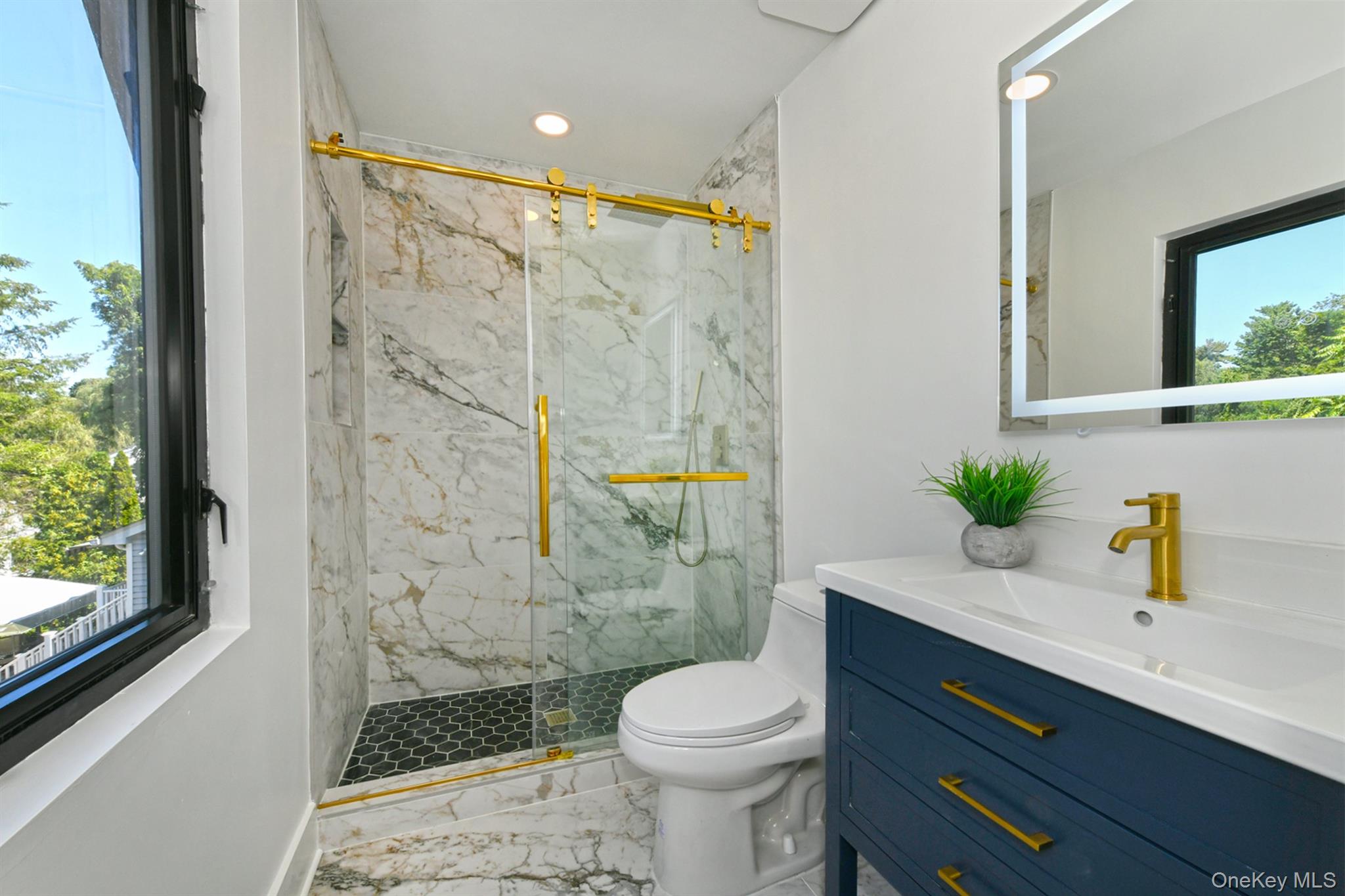 33 Van Nostrand Avenue, Great Neck, NY 11024