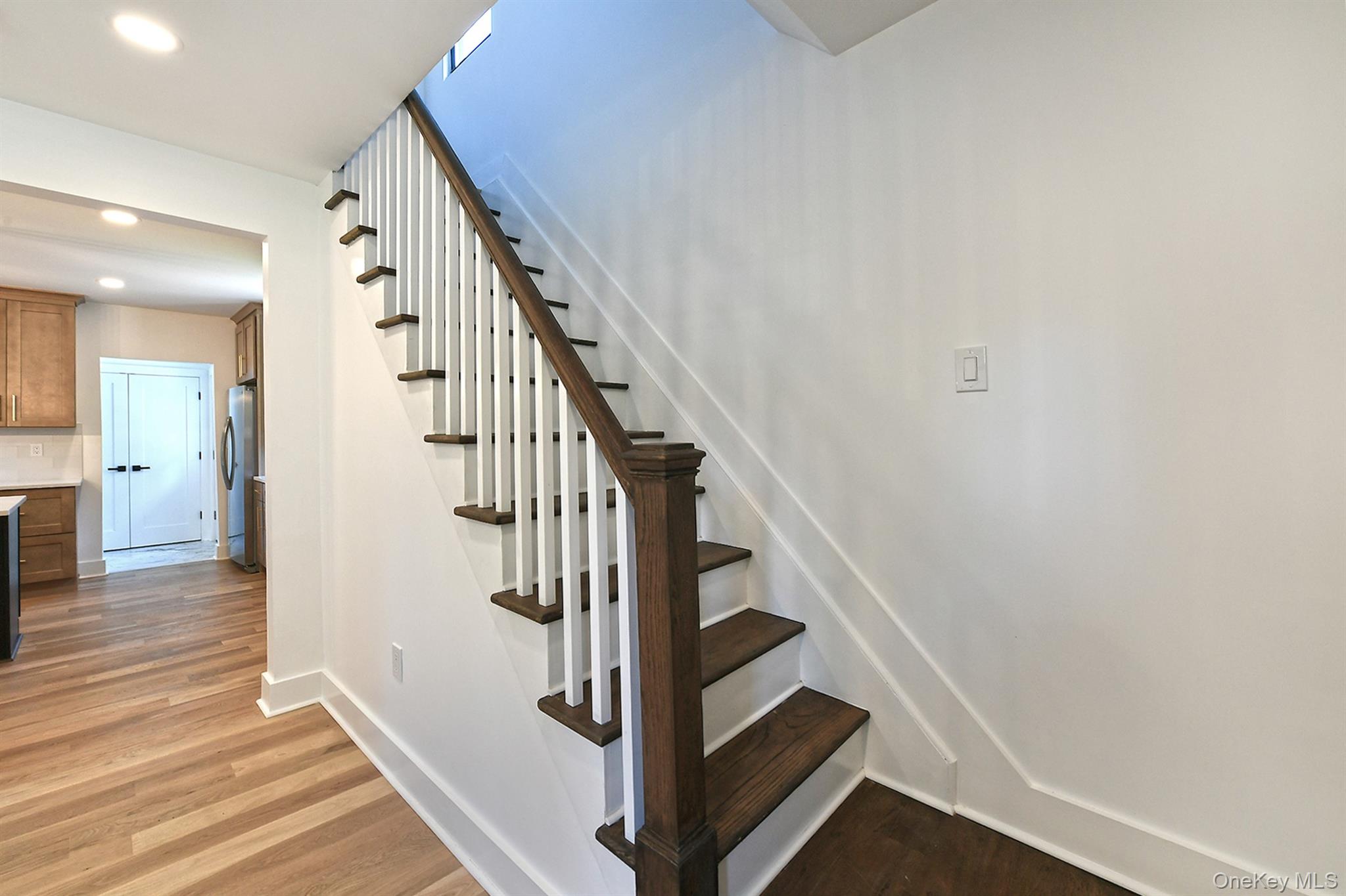 33 Van Nostrand Avenue, Great Neck, NY 11024