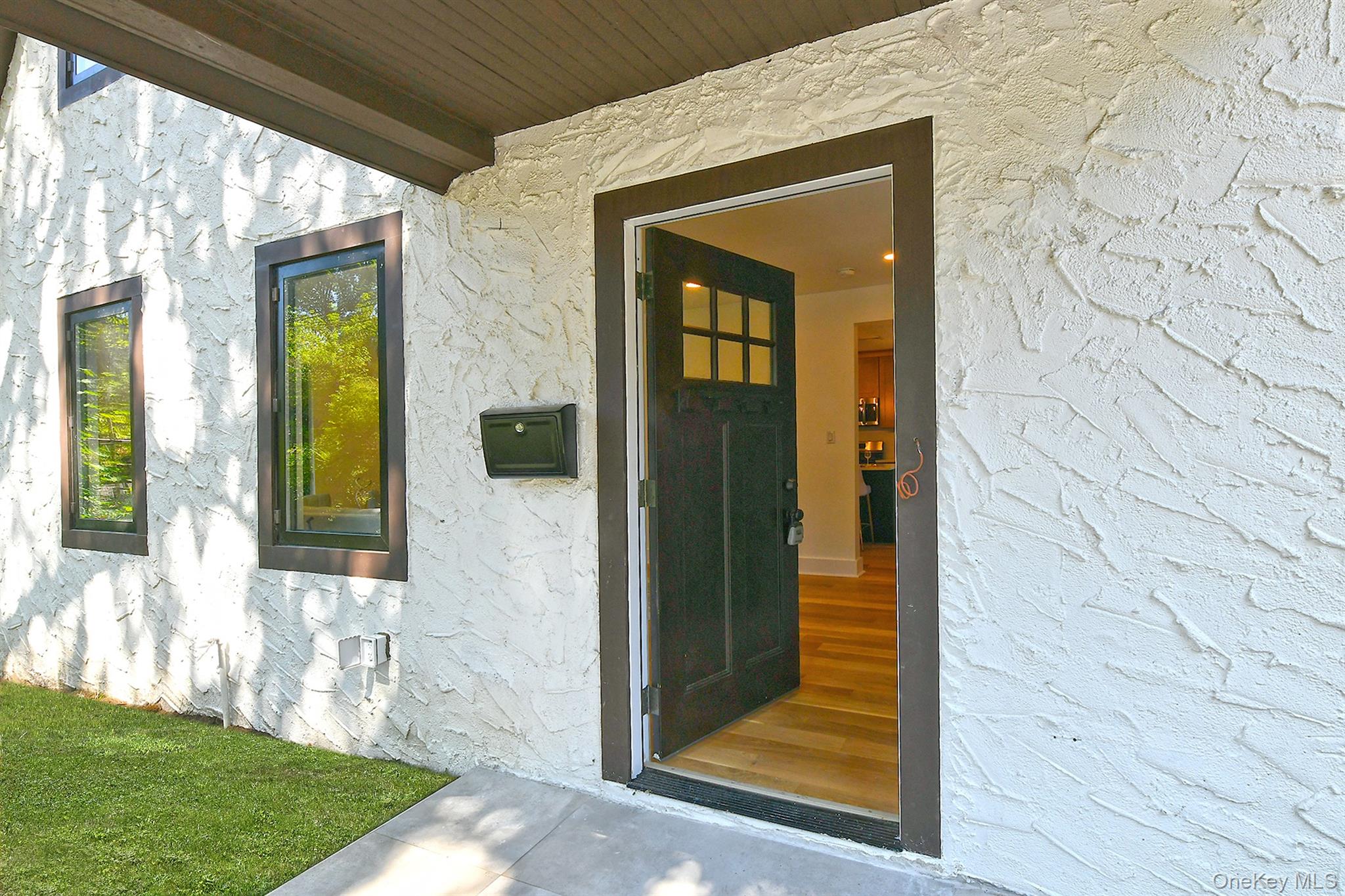 33 Van Nostrand Avenue, Great Neck, NY 11024