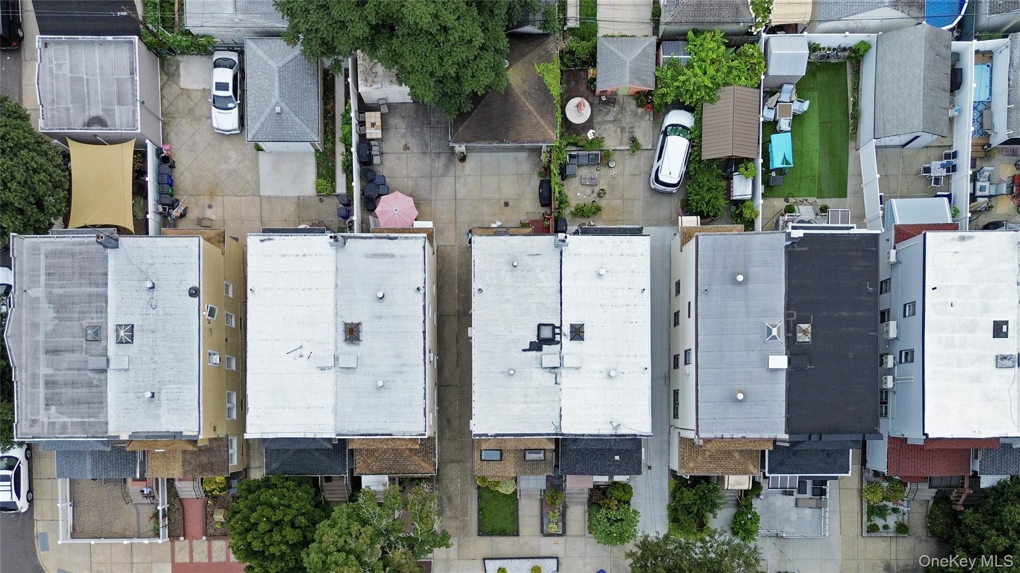 6924 68th Place, Glendale, NY 11385