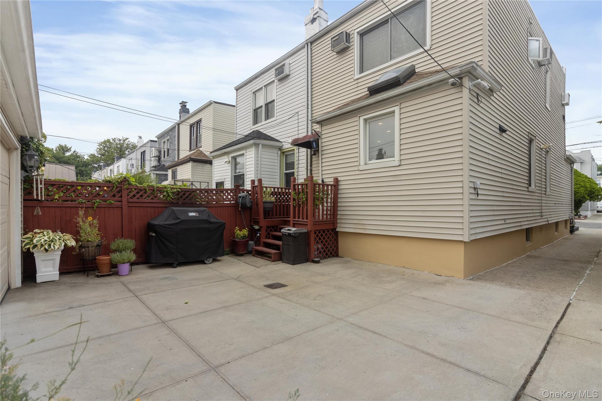 6924 68th Place, Glendale, NY 11385