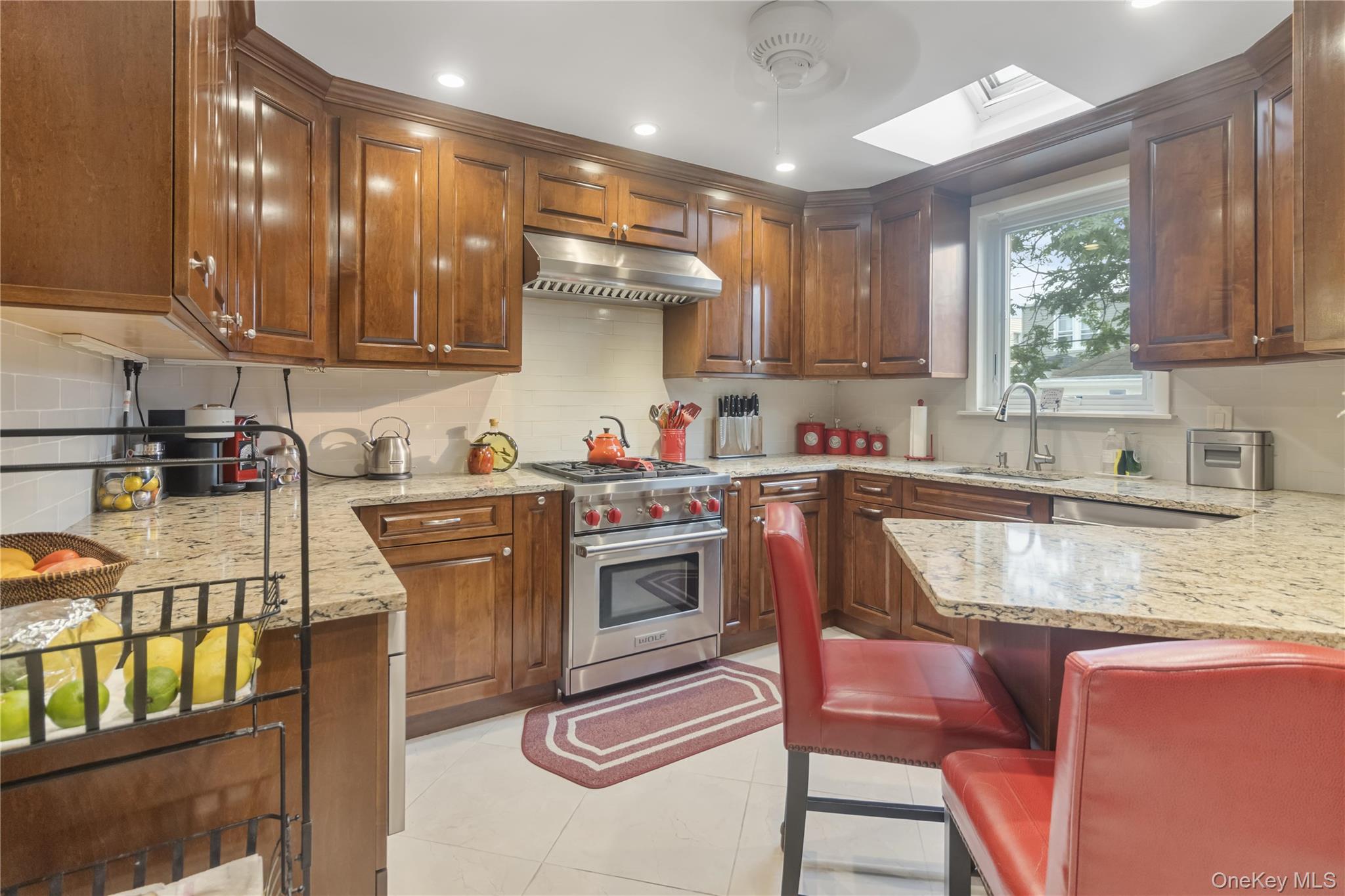 6924 68th Place, Glendale, NY 11385