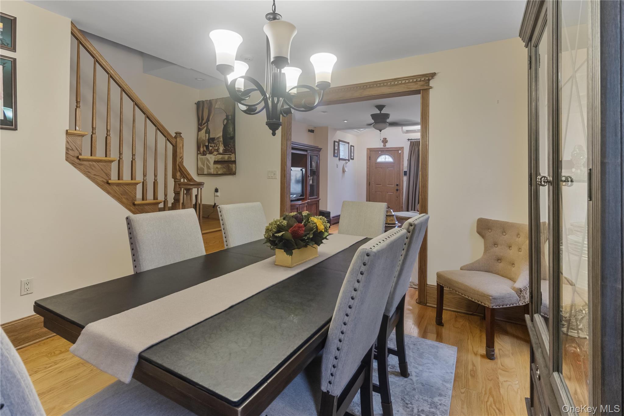 6924 68th Place, Glendale, NY 11385