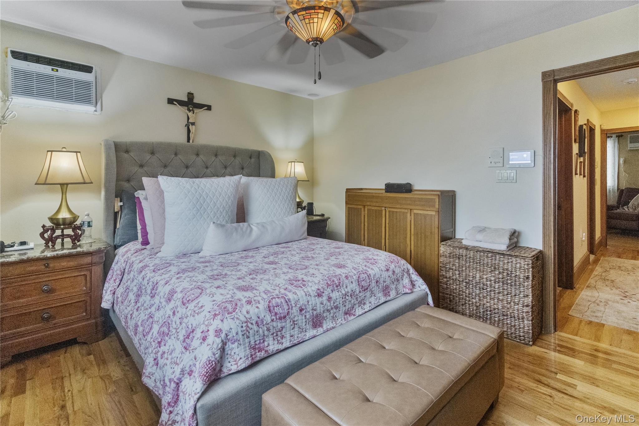 6924 68th Place, Glendale, NY 11385