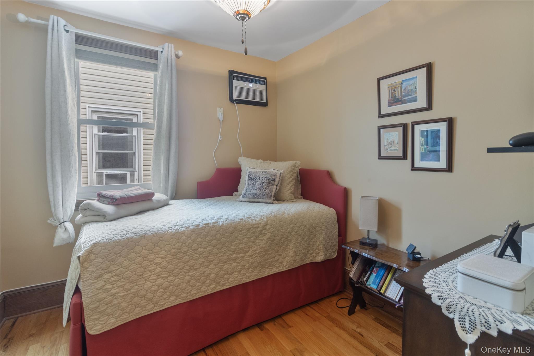 6924 68th Place, Glendale, NY 11385