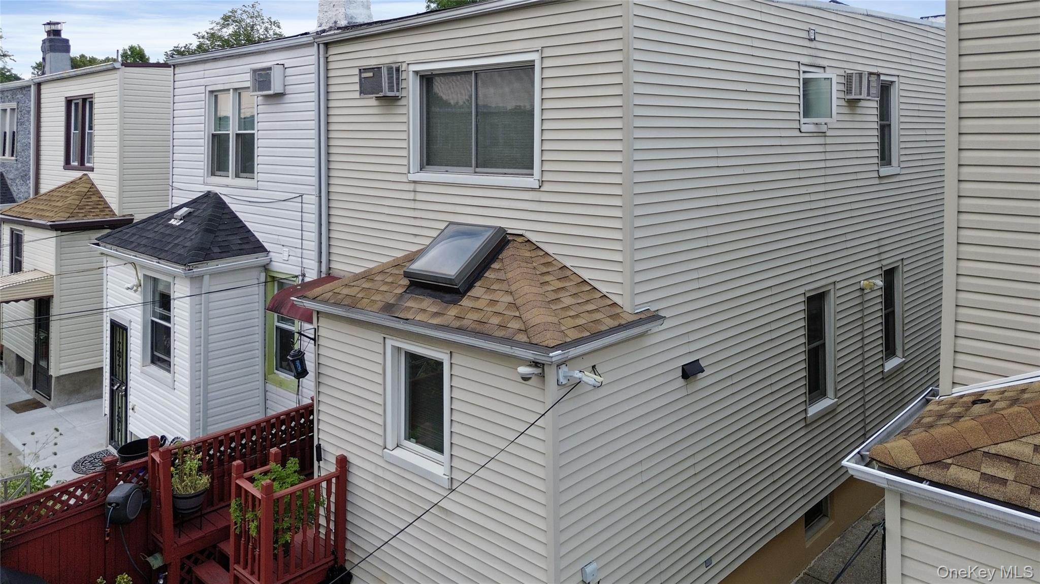 6924 68th Place, Glendale, NY 11385