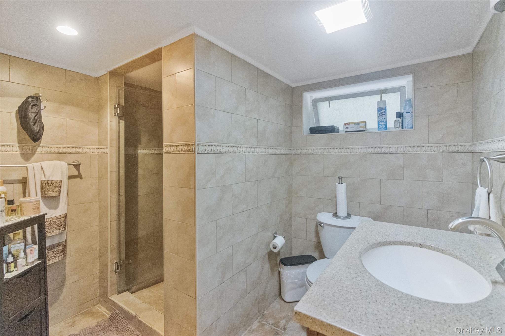 6924 68th Place, Glendale, NY 11385