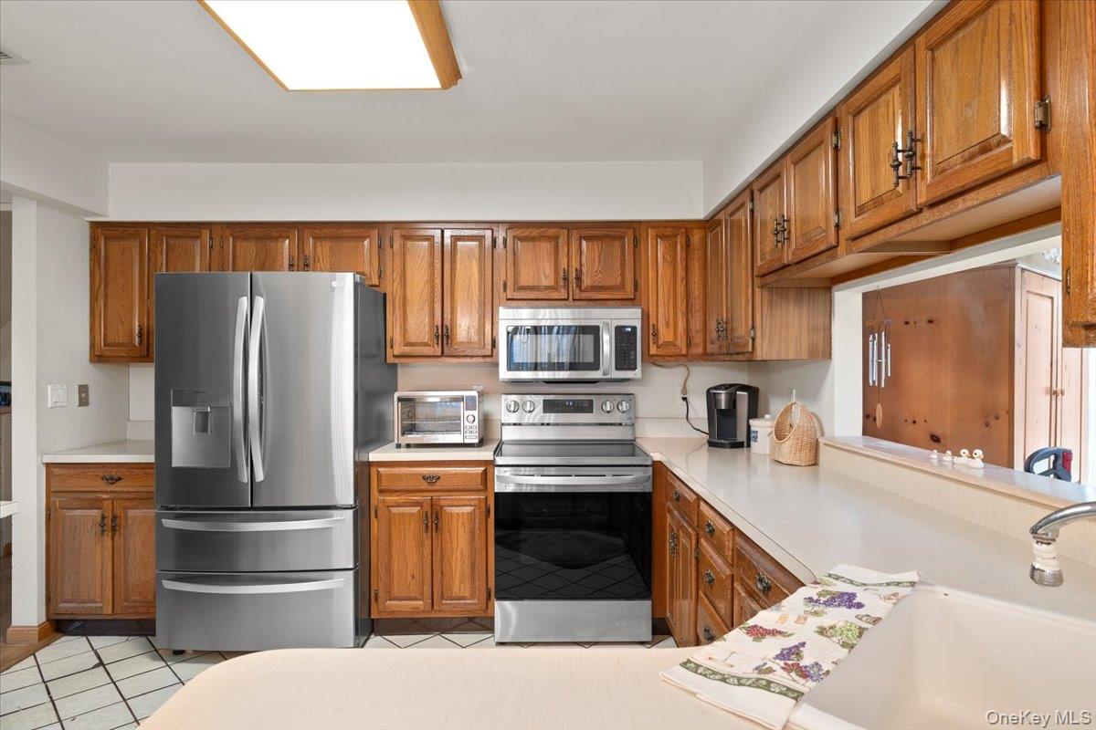 281 Kohr Road, Kings Park, NY 11754