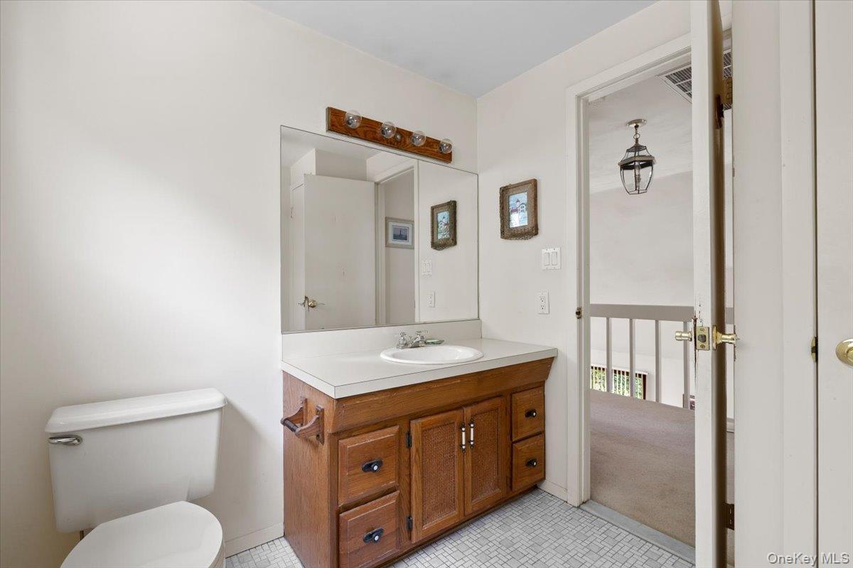 281 Kohr Road, Kings Park, NY 11754